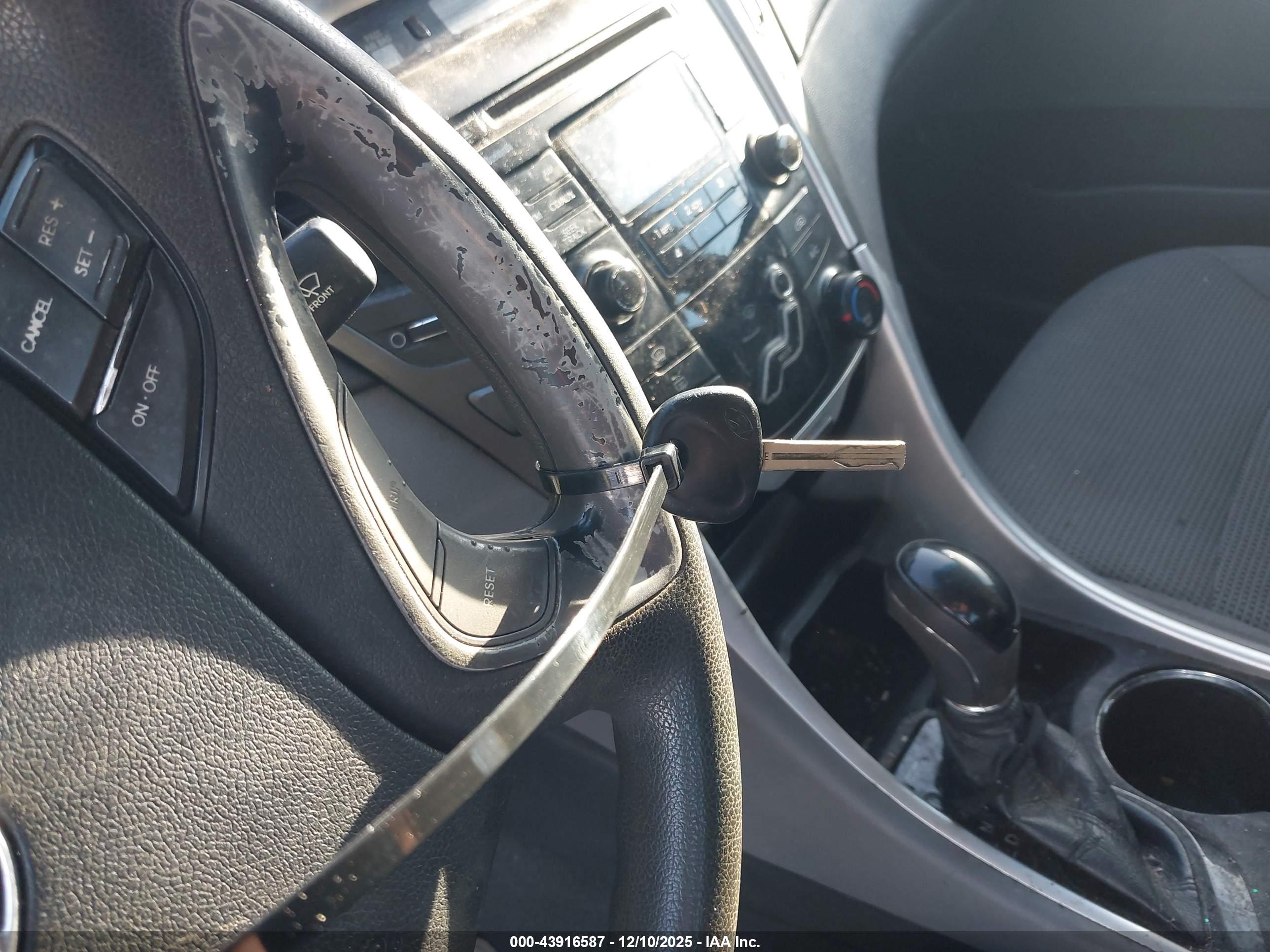 HYUNDAI SONATA image 11