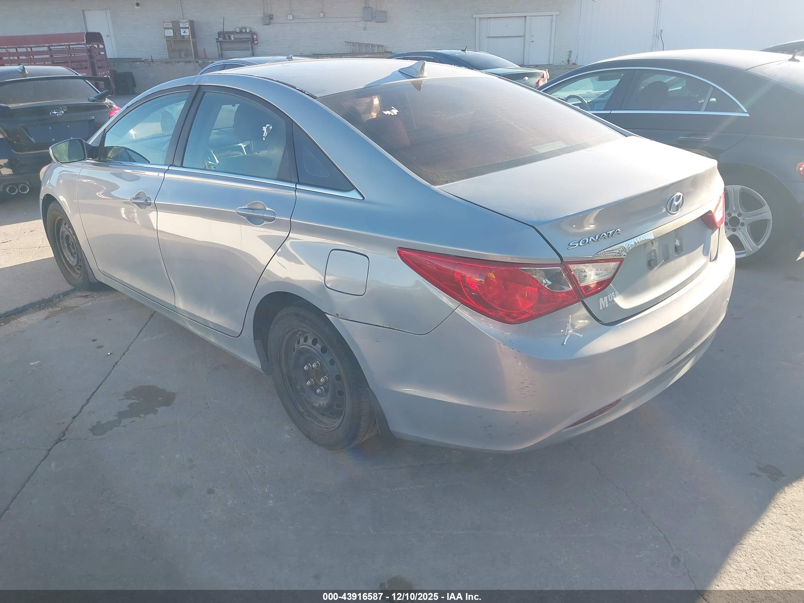 HYUNDAI SONATA image 3