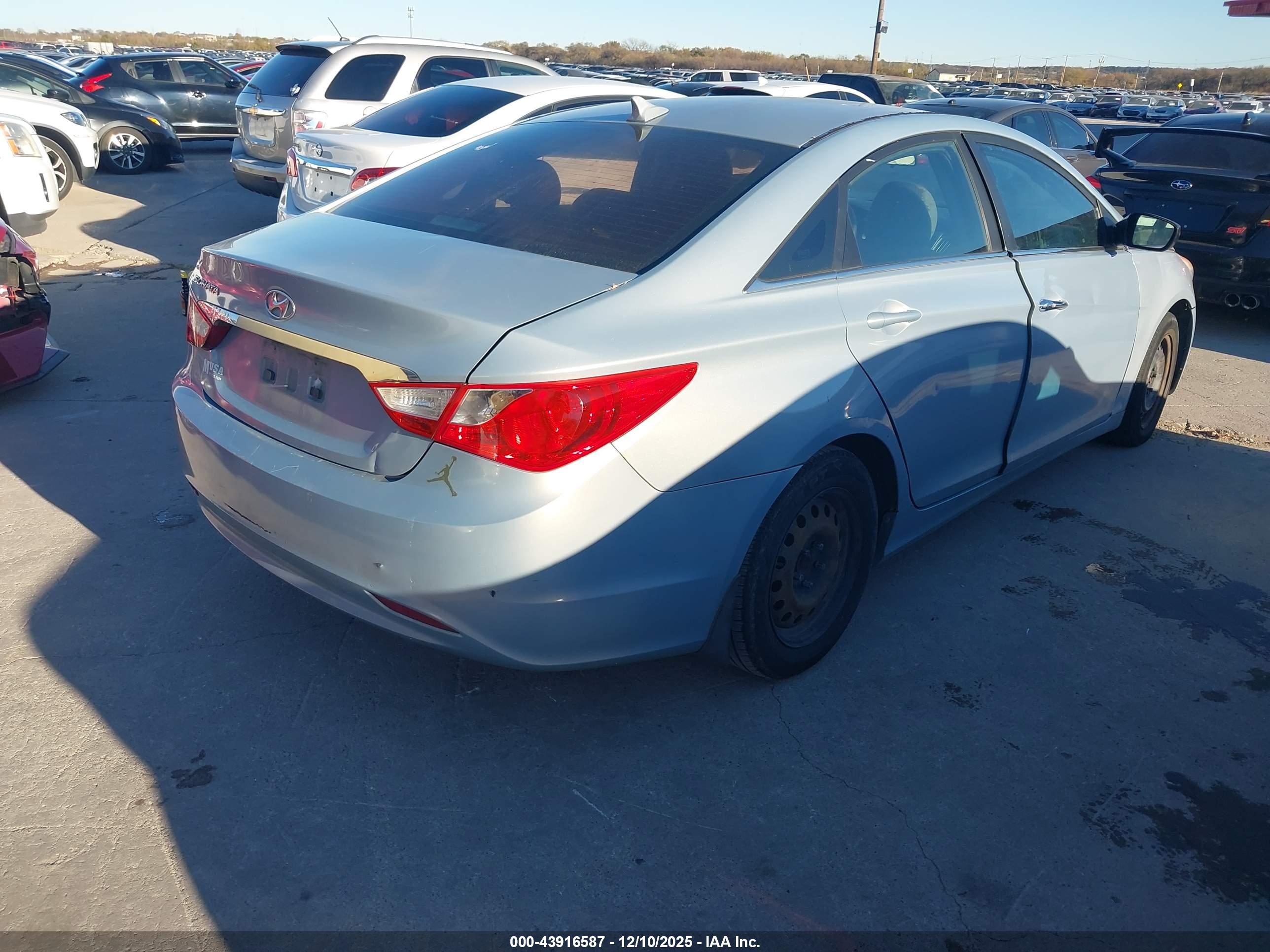 HYUNDAI SONATA image 4