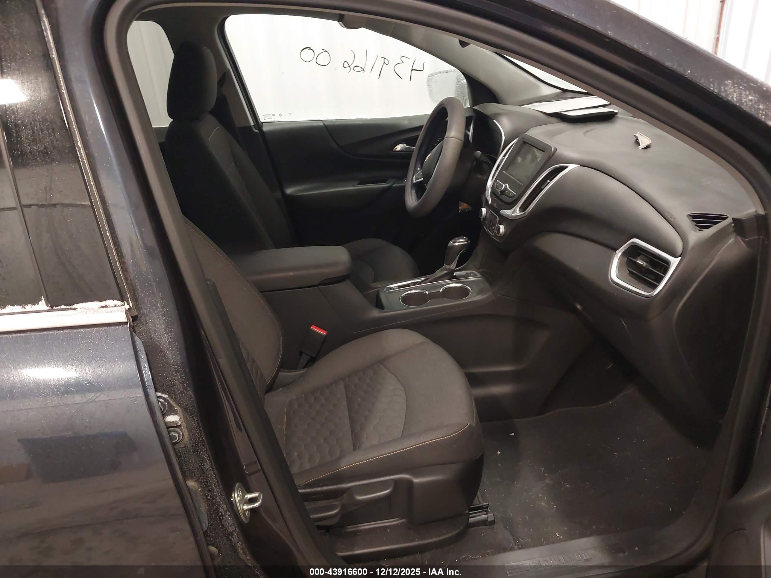 CHEVROLET EQUINOX image 5