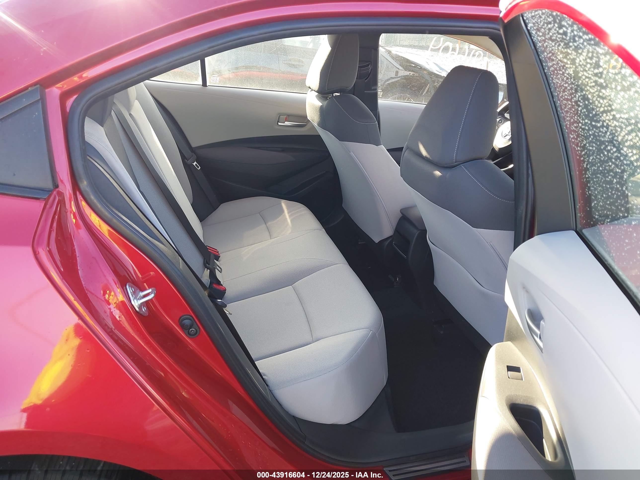 TOYOTA COROLLA image 8