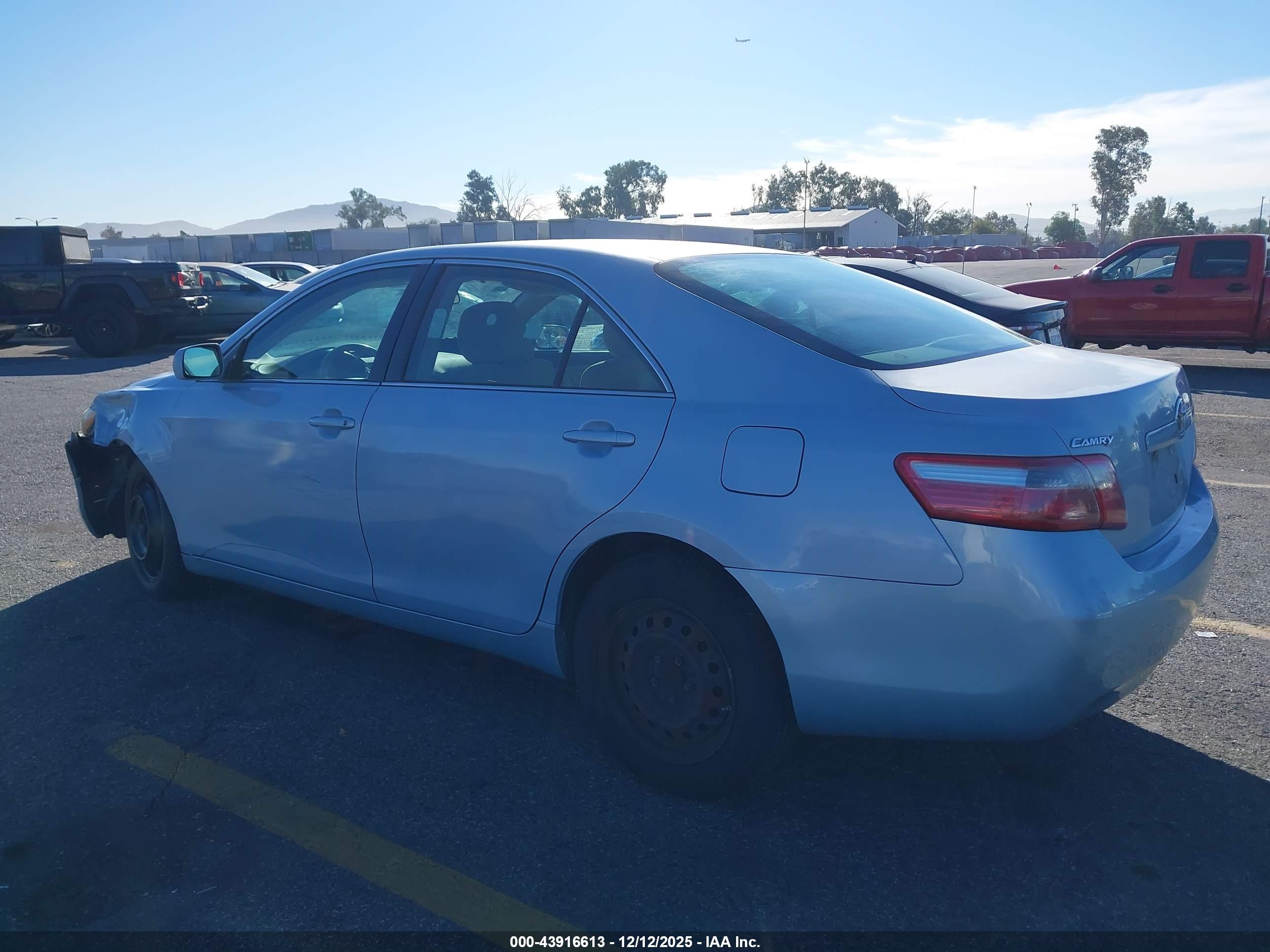 TOYOTA CAMRY image 3