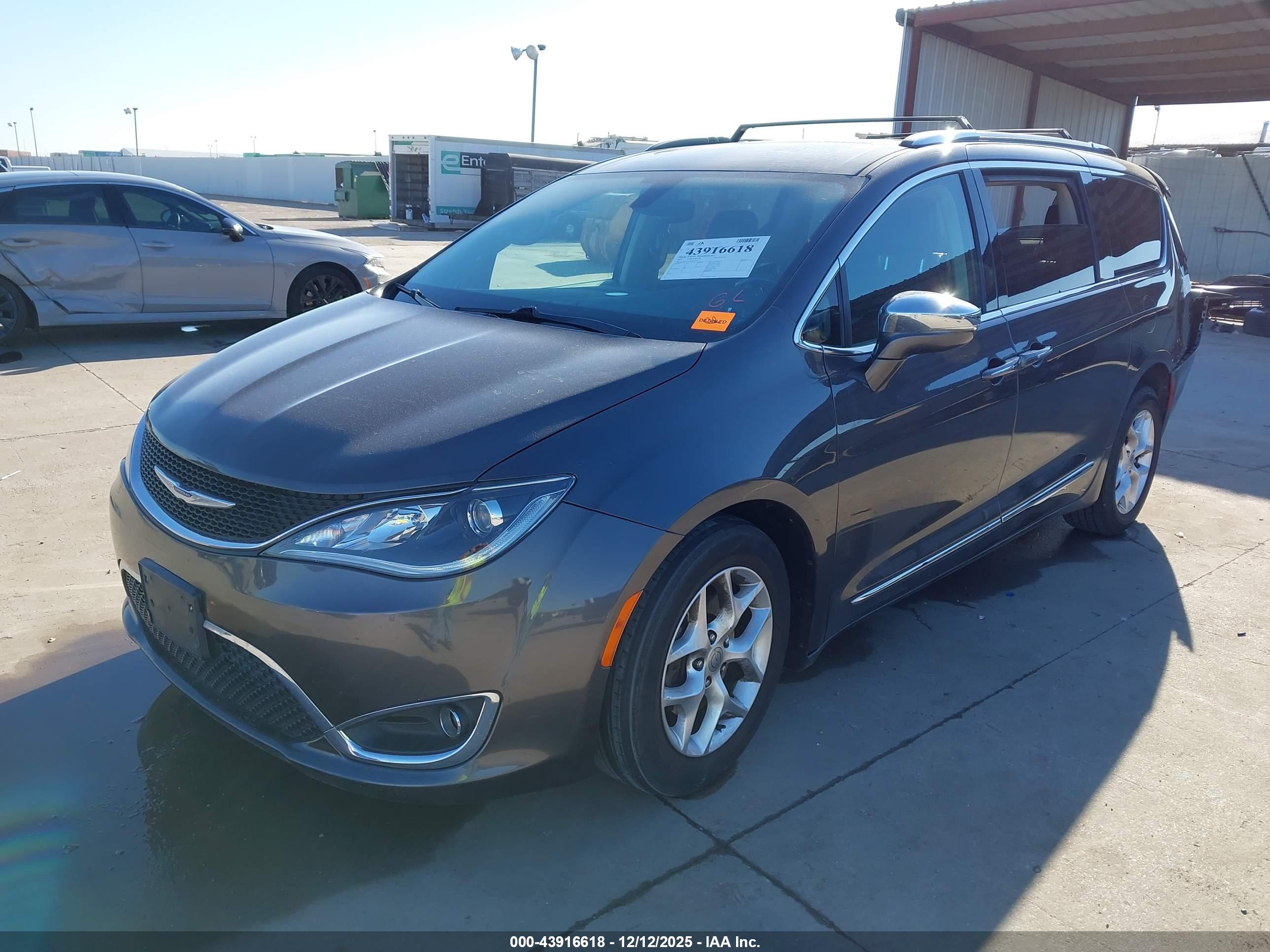 CHRYSLER PACIFICA image 2