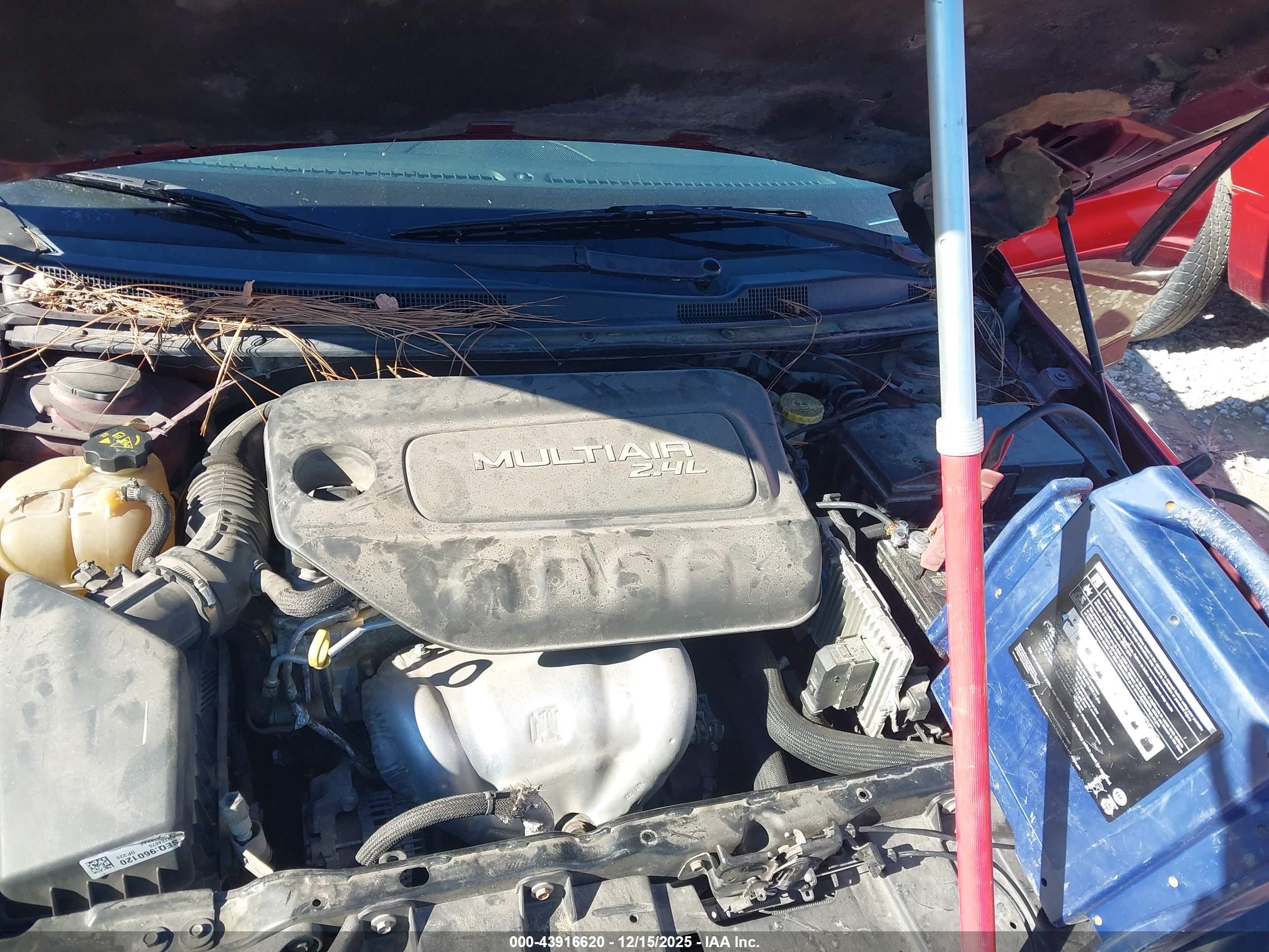 CHRYSLER 200 image 10