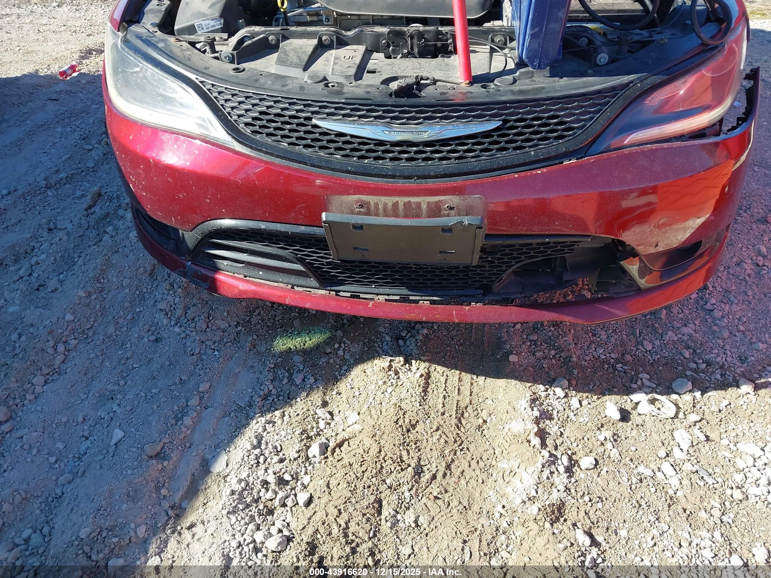 CHRYSLER 200 image 6
