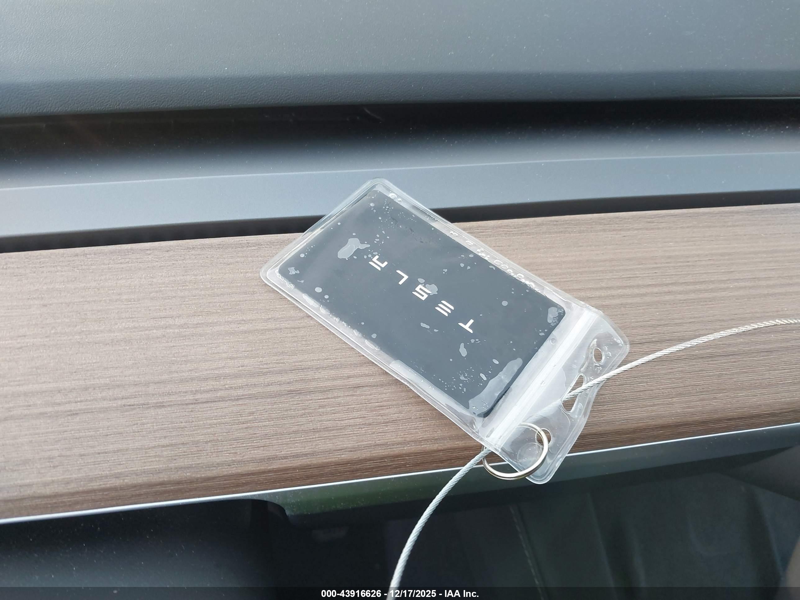 TESLA MODEL image 11