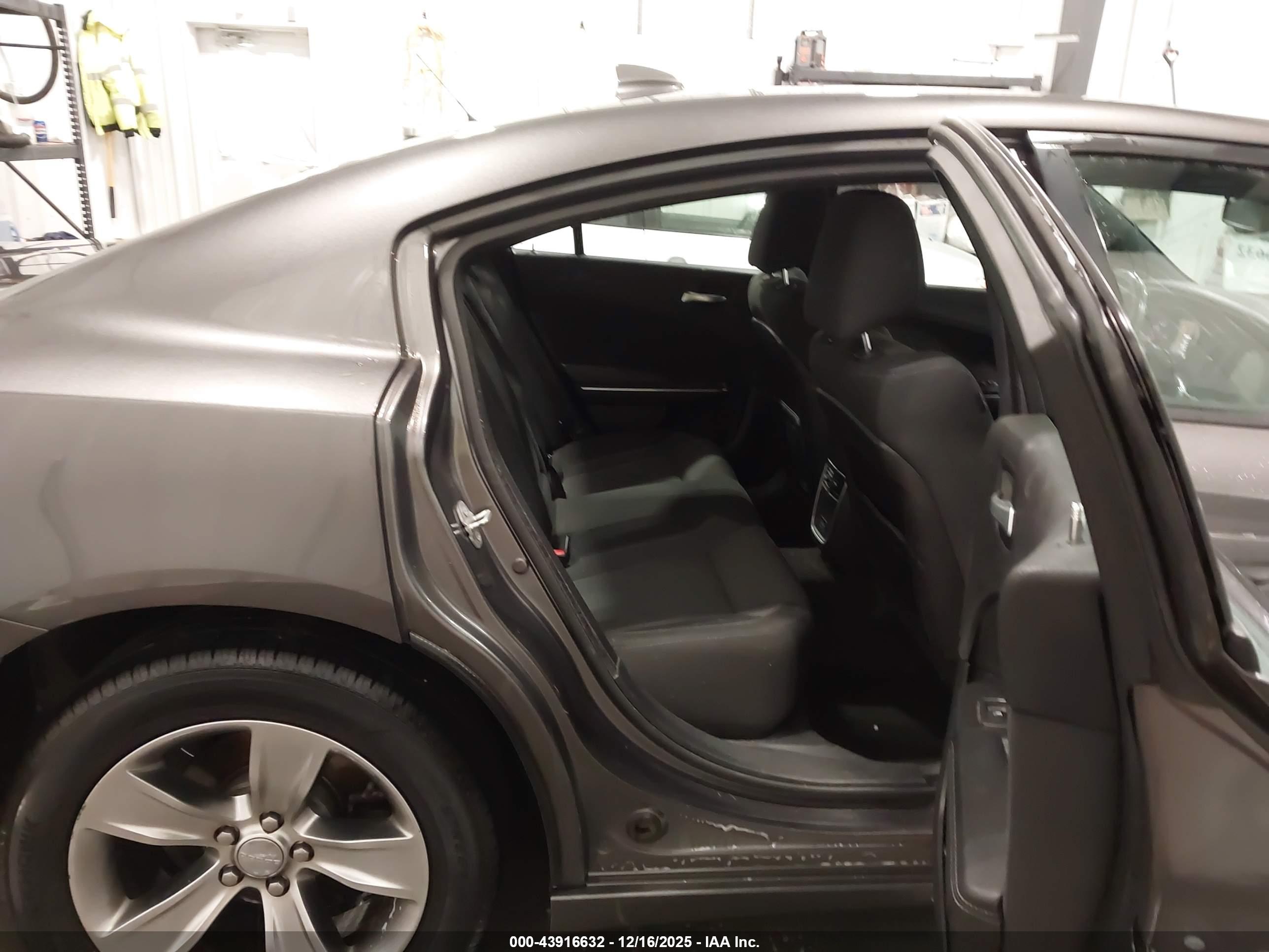 DODGE CHARGER image 8