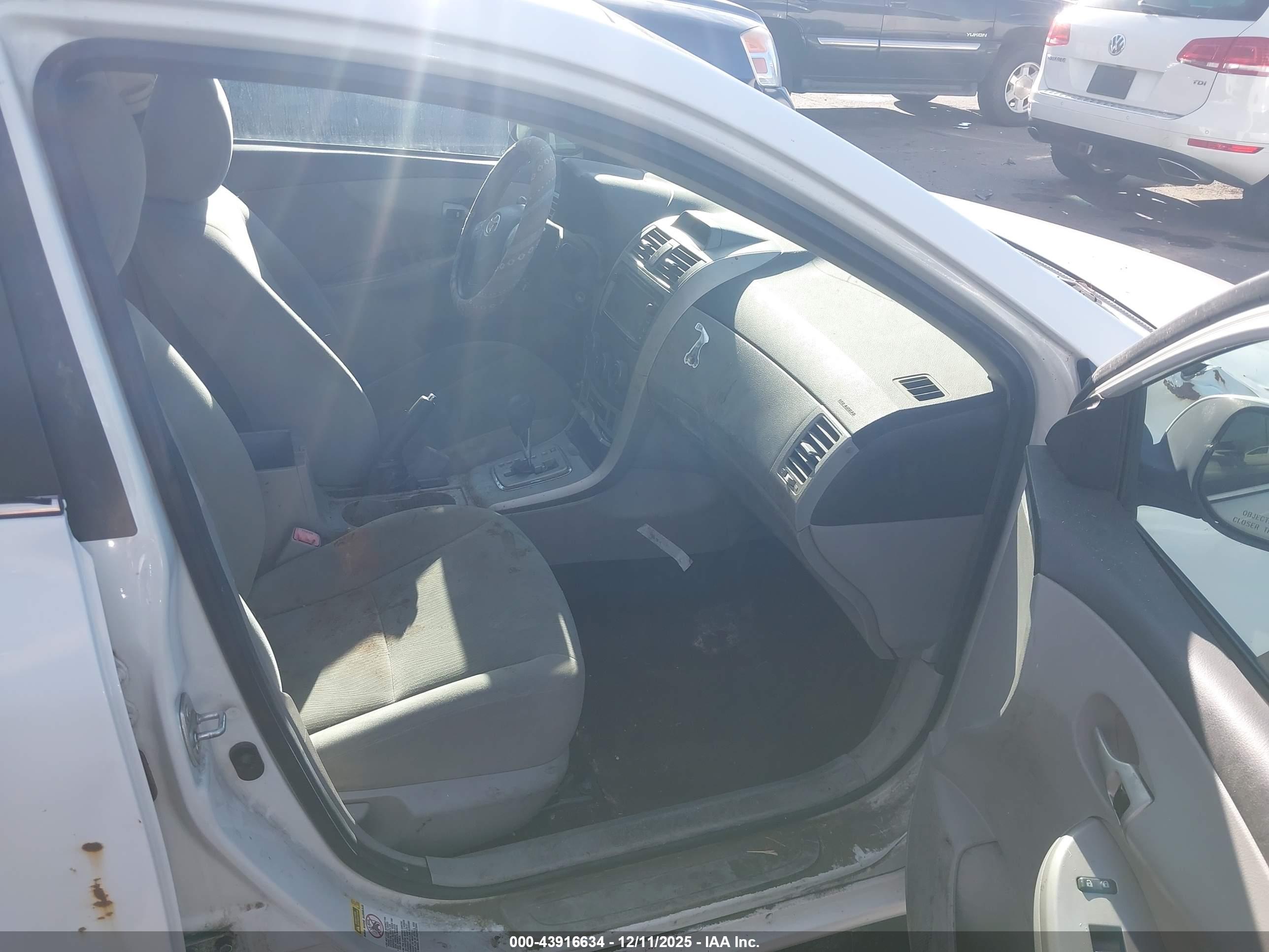 TOYOTA COROLLA image 5