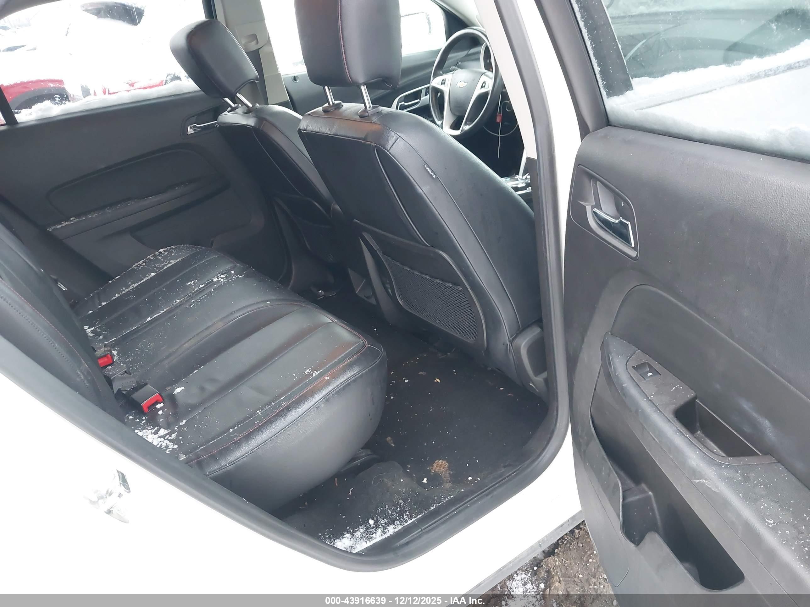 CHEVROLET EQUINOX image 8