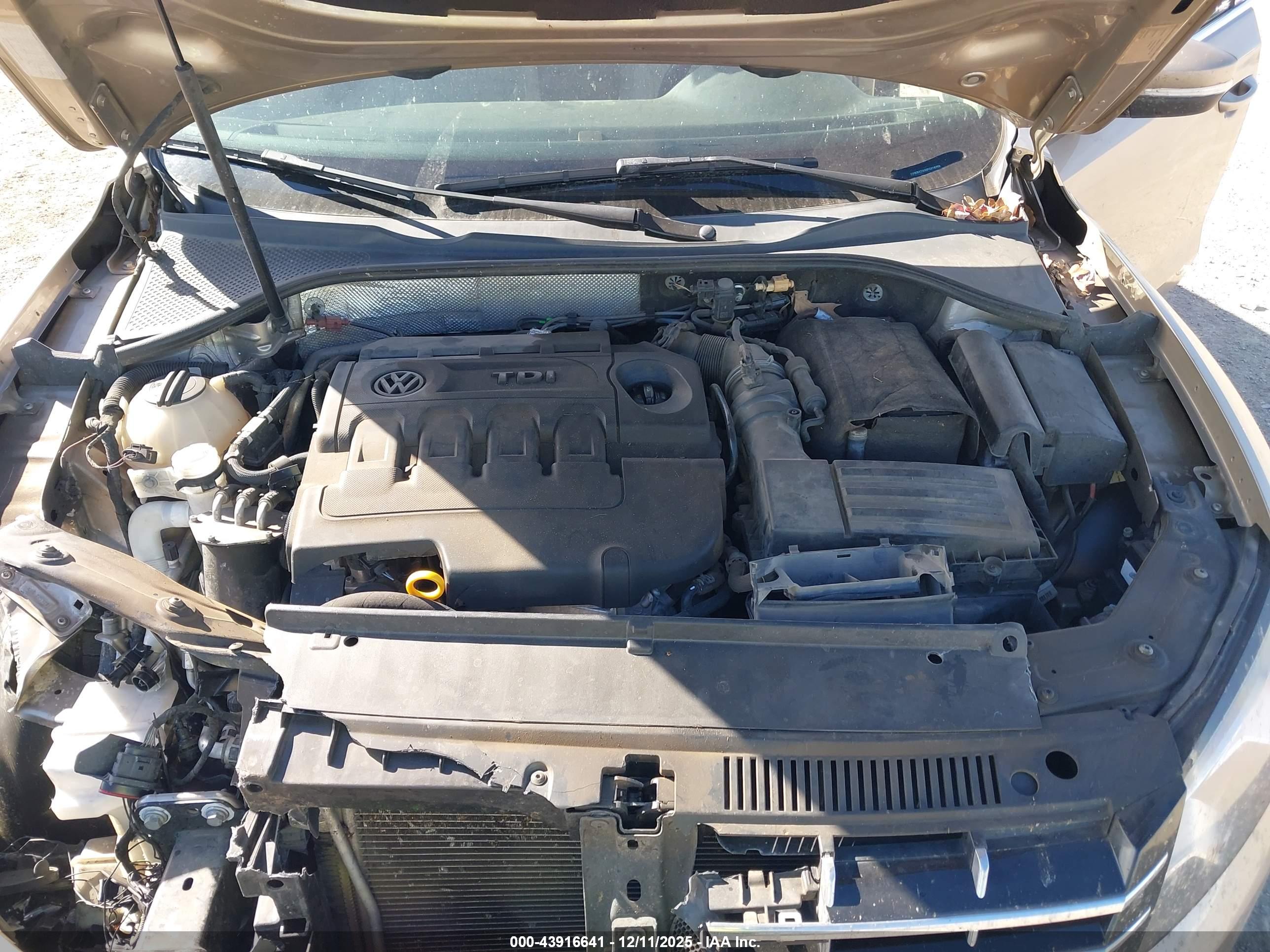 VOLKSWAGEN PASSAT image 10