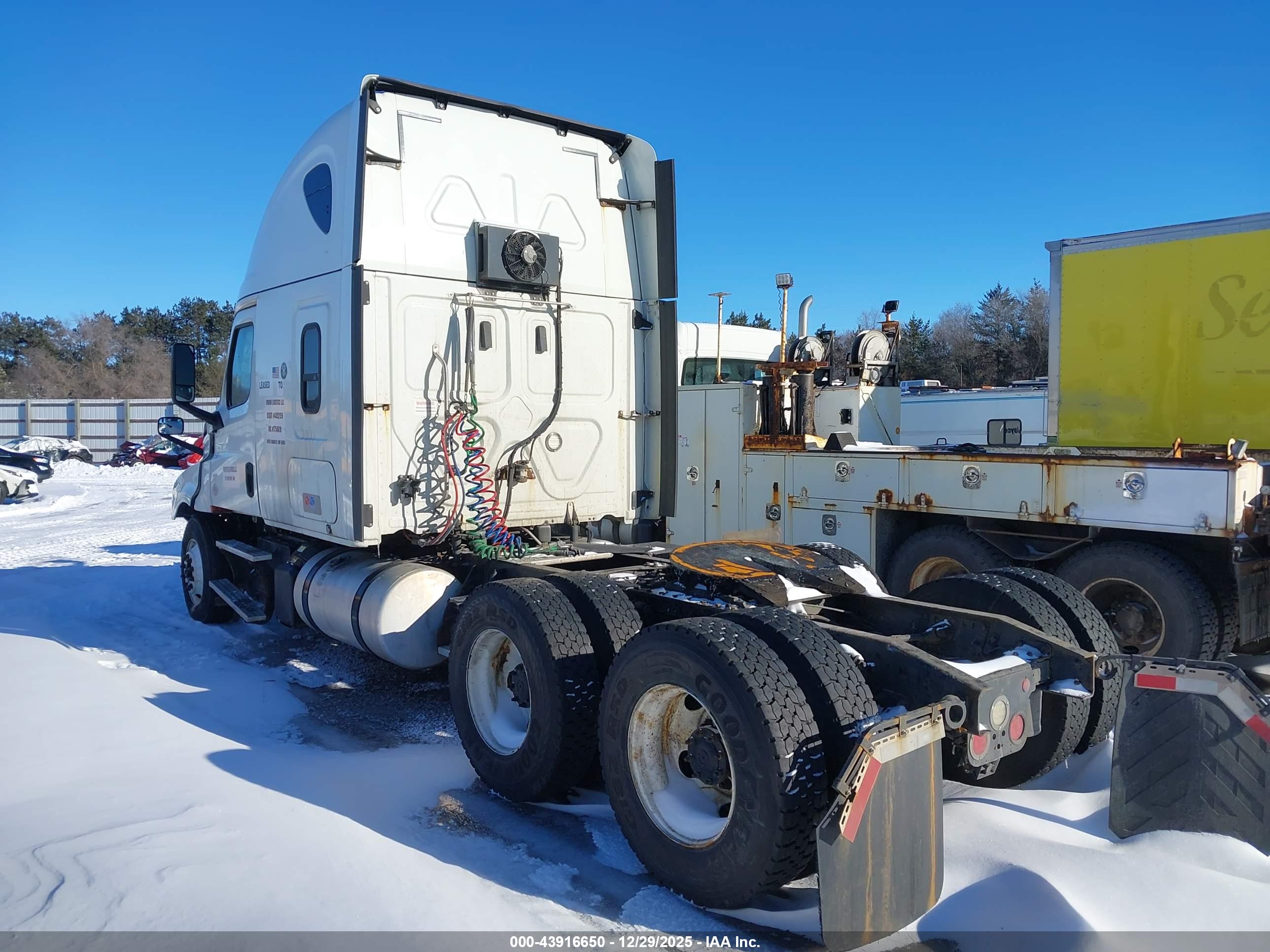 FREIGHTLINER NEW image 3