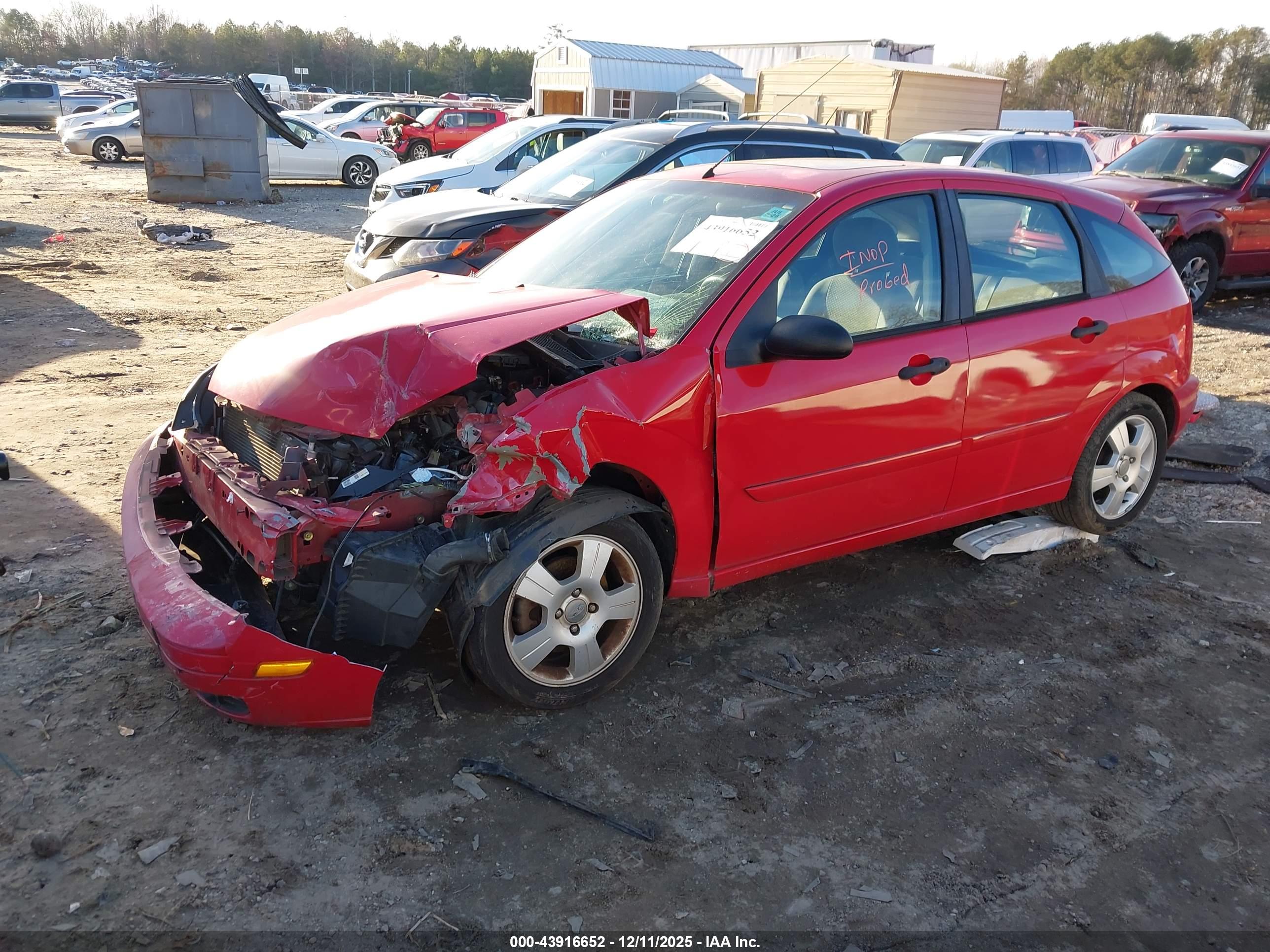 FORD FOCUS image 2