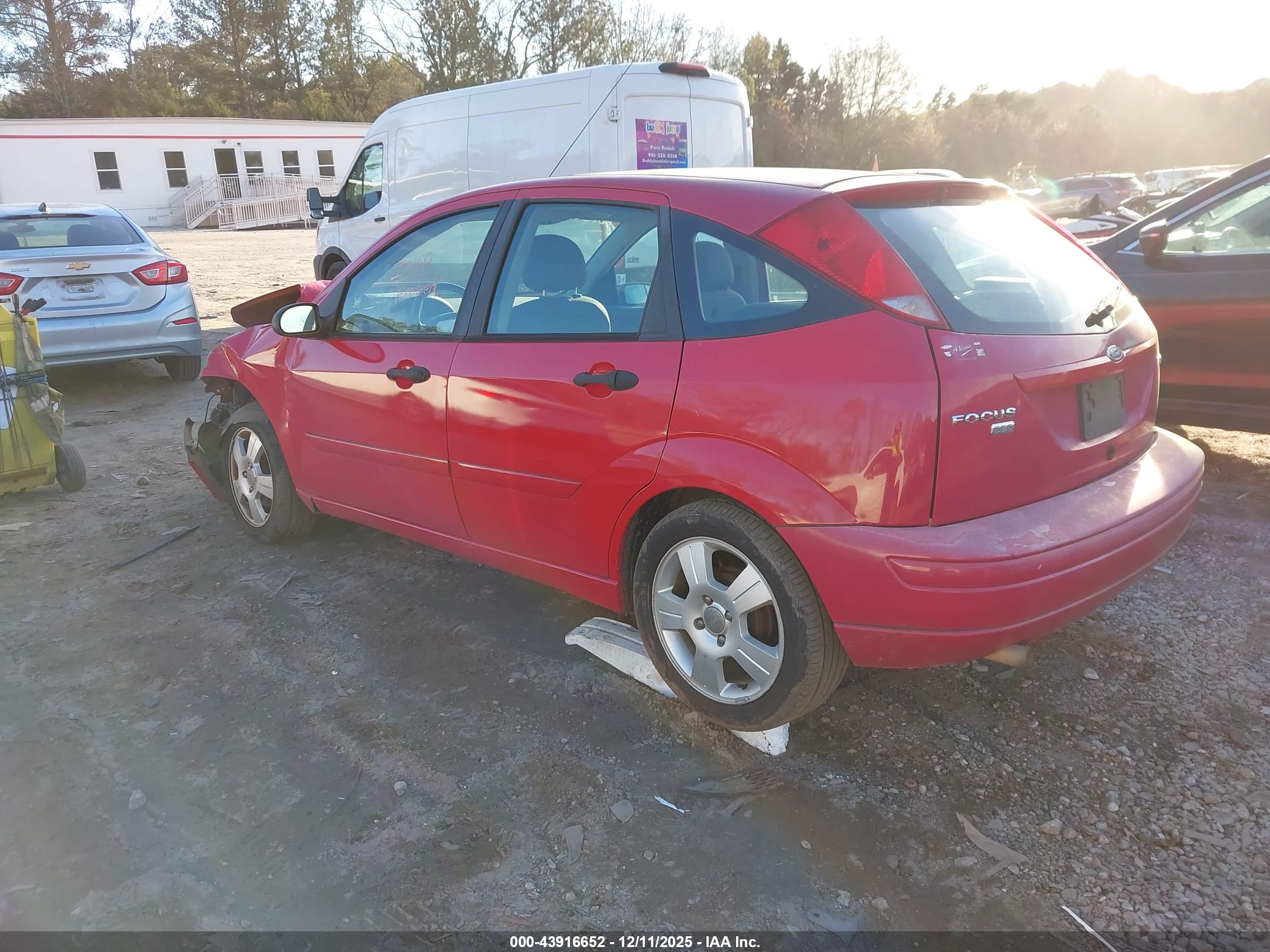 FORD FOCUS image 3