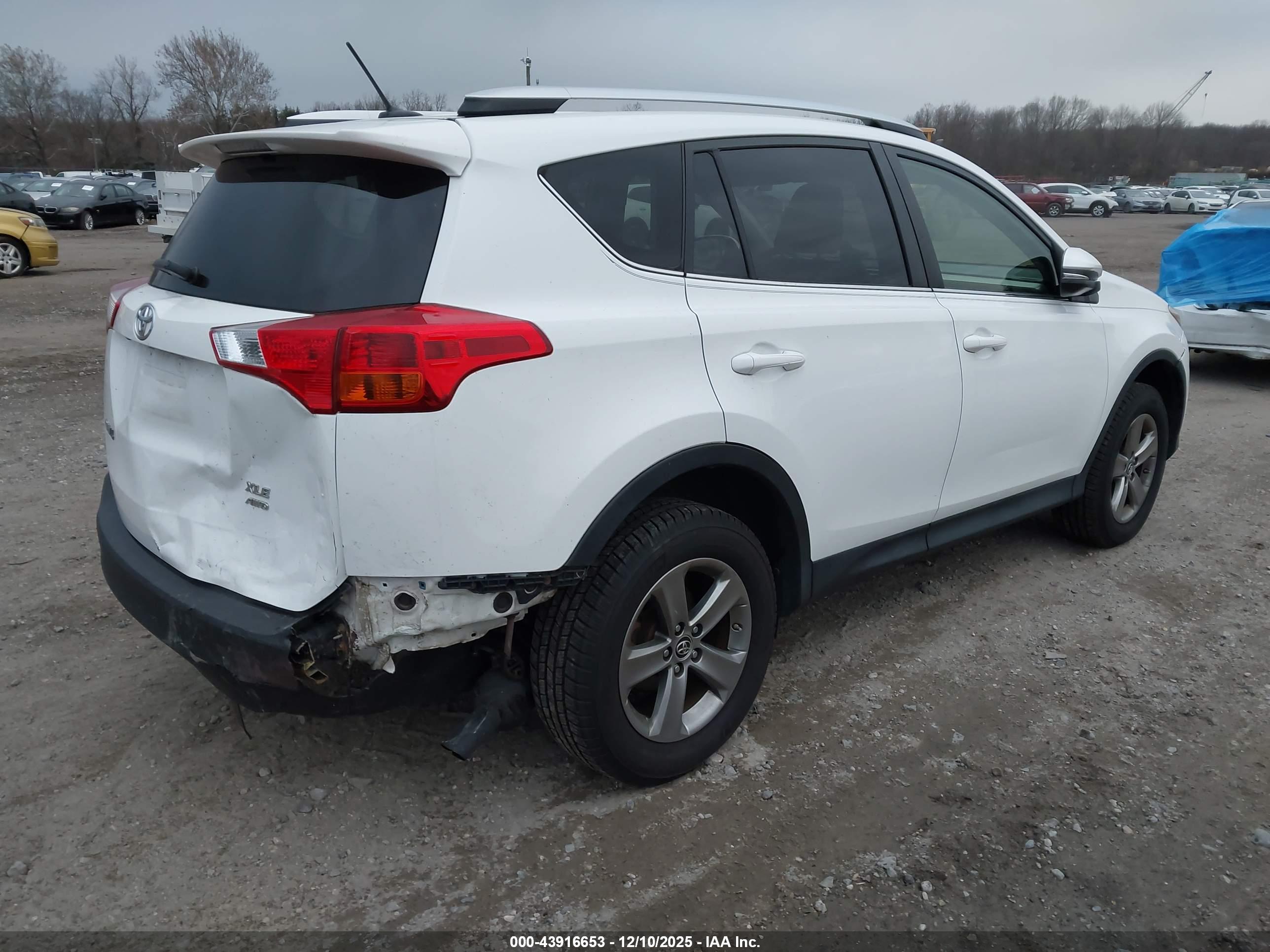 TOYOTA RAV4 image 4
