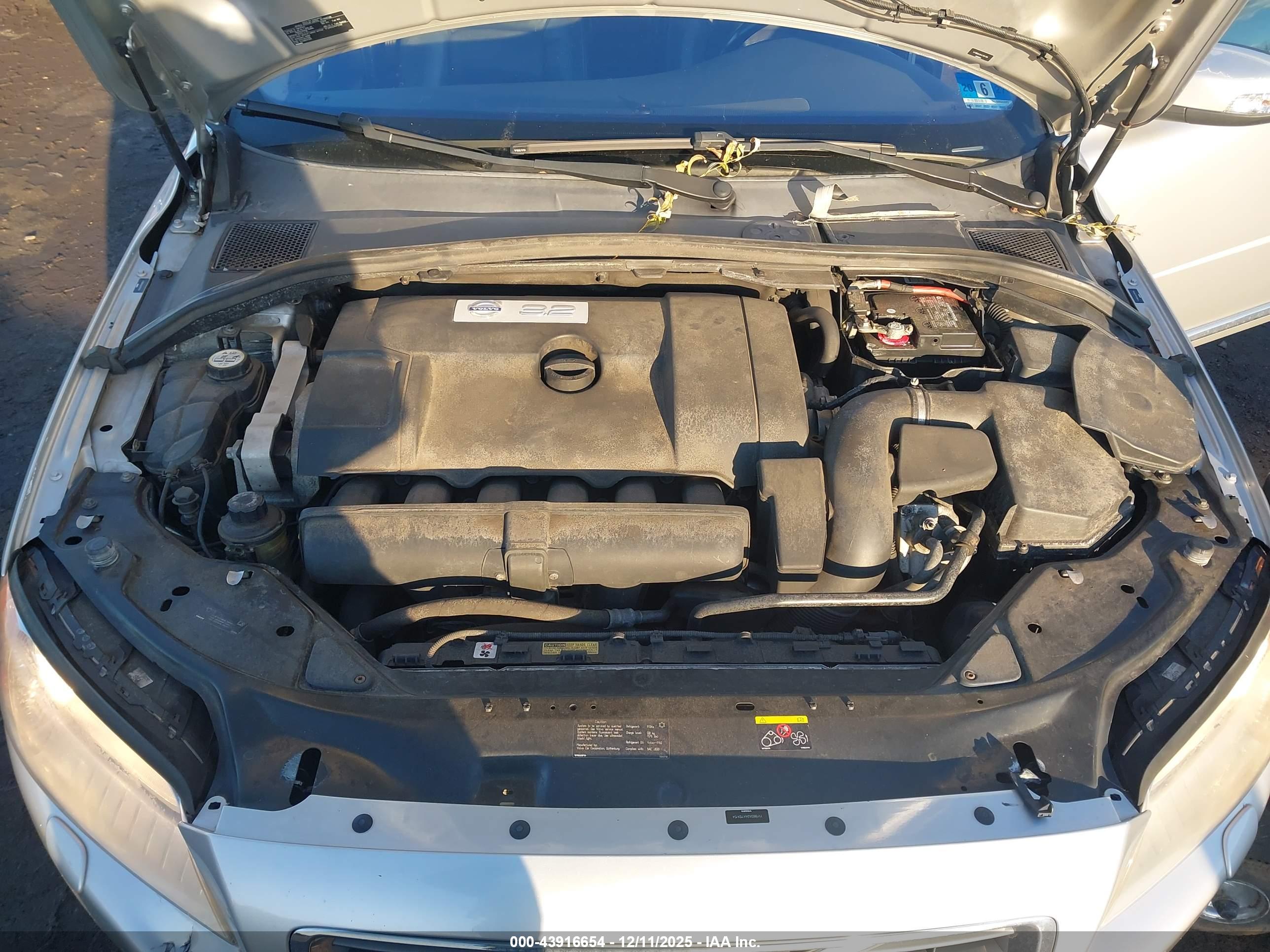 VOLVO S80 image 10