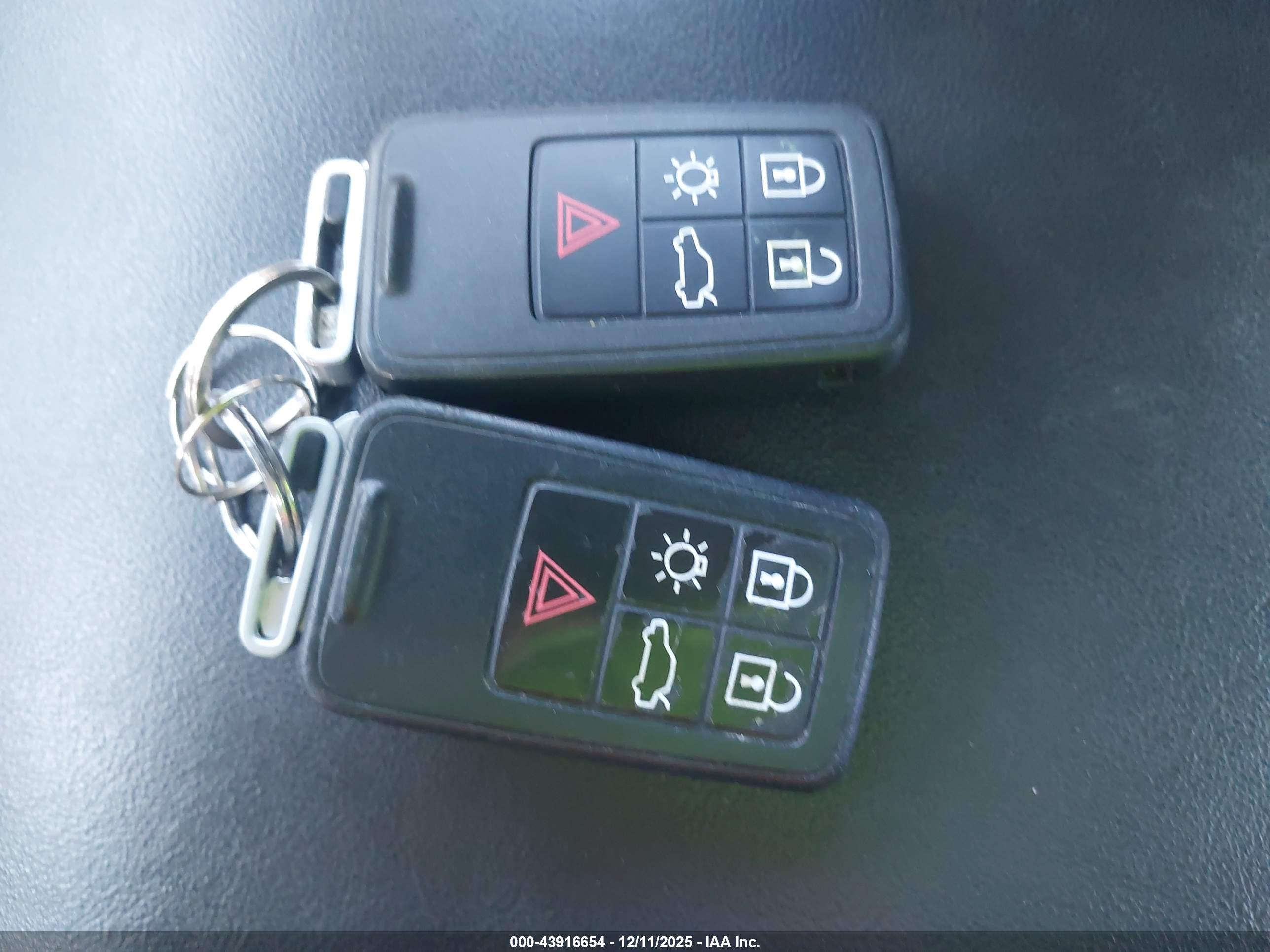 VOLVO S80 image 11