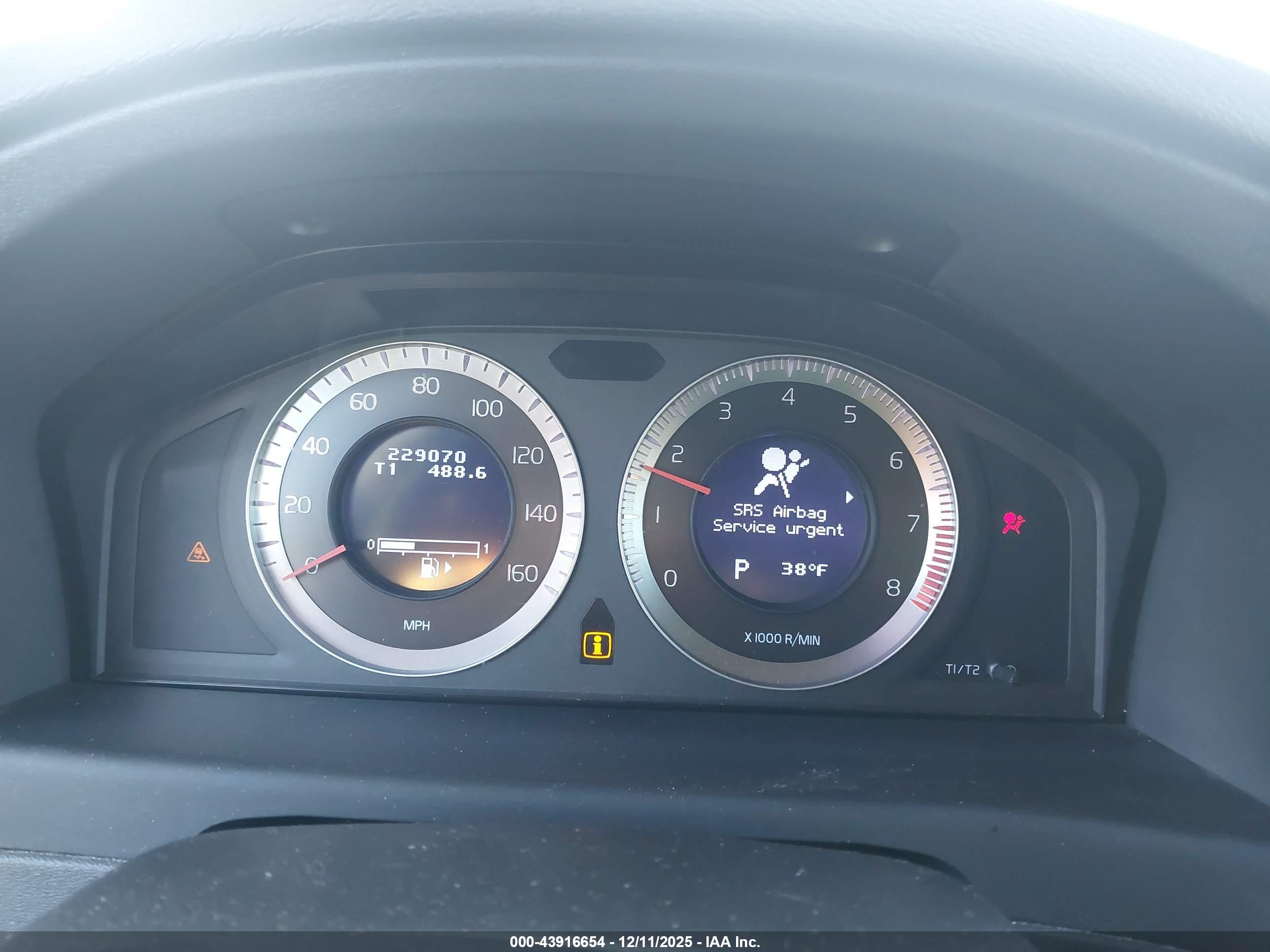 VOLVO S80 image 7