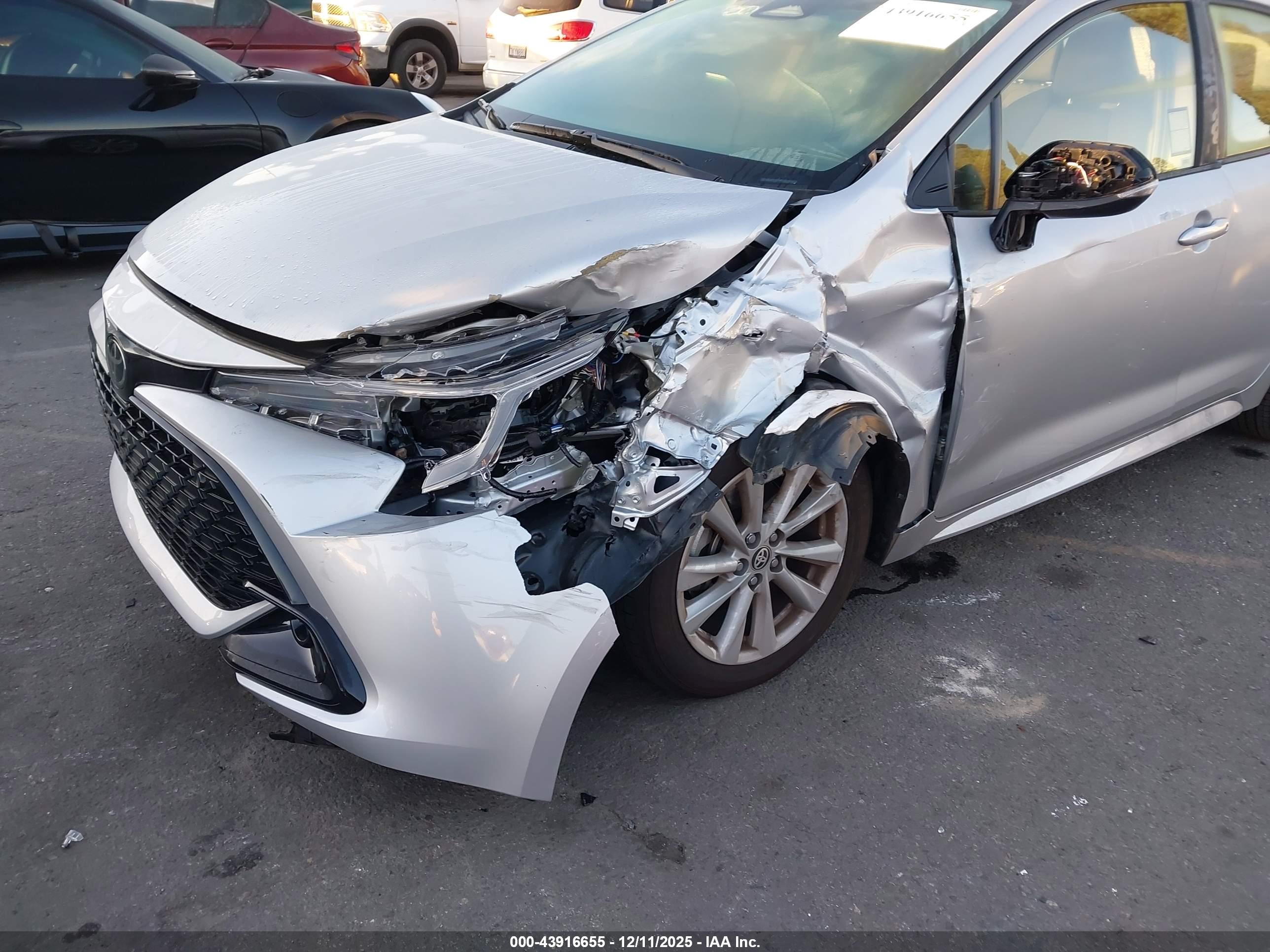 TOYOTA COROLLA image 6