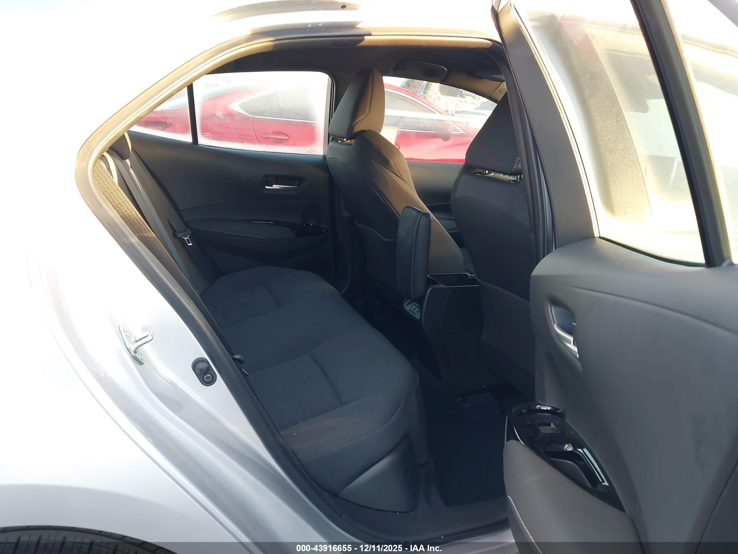 TOYOTA COROLLA image 8