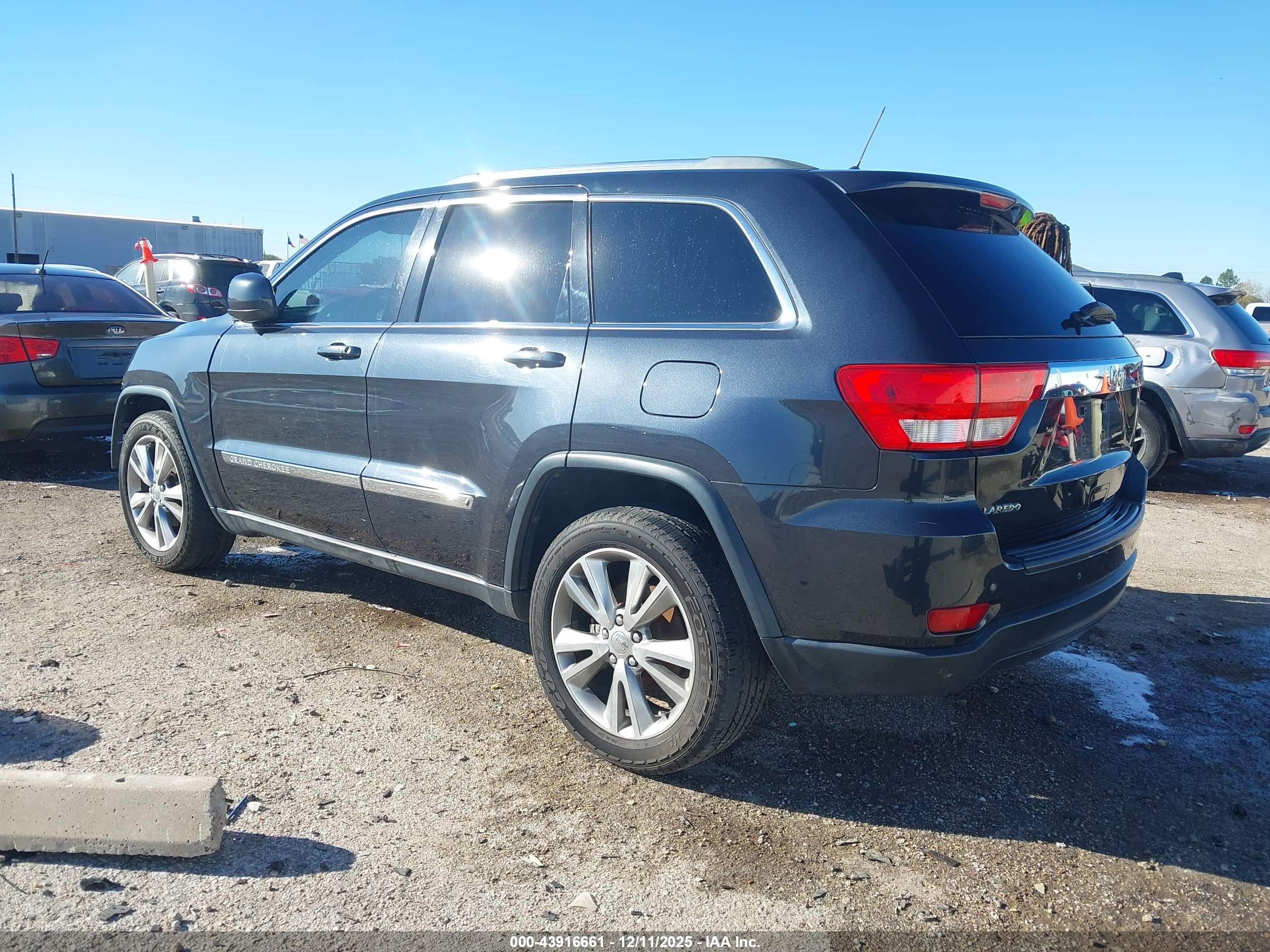 JEEP GRAND image 3