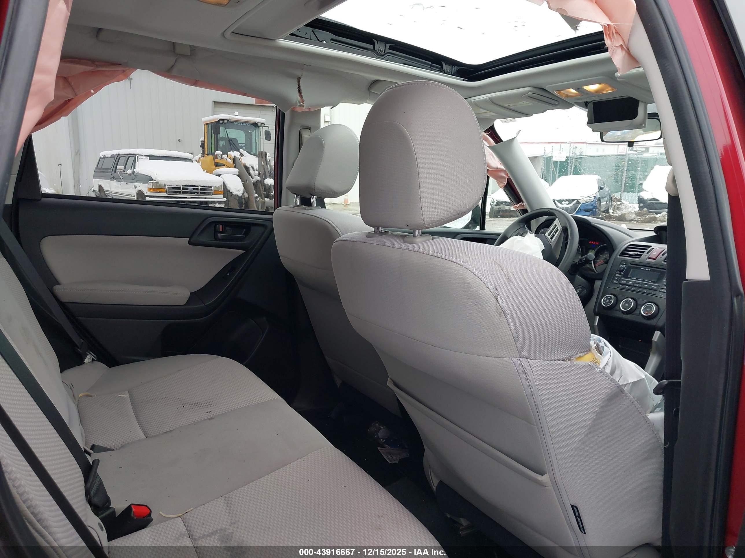 SUBARU FORESTER image 8