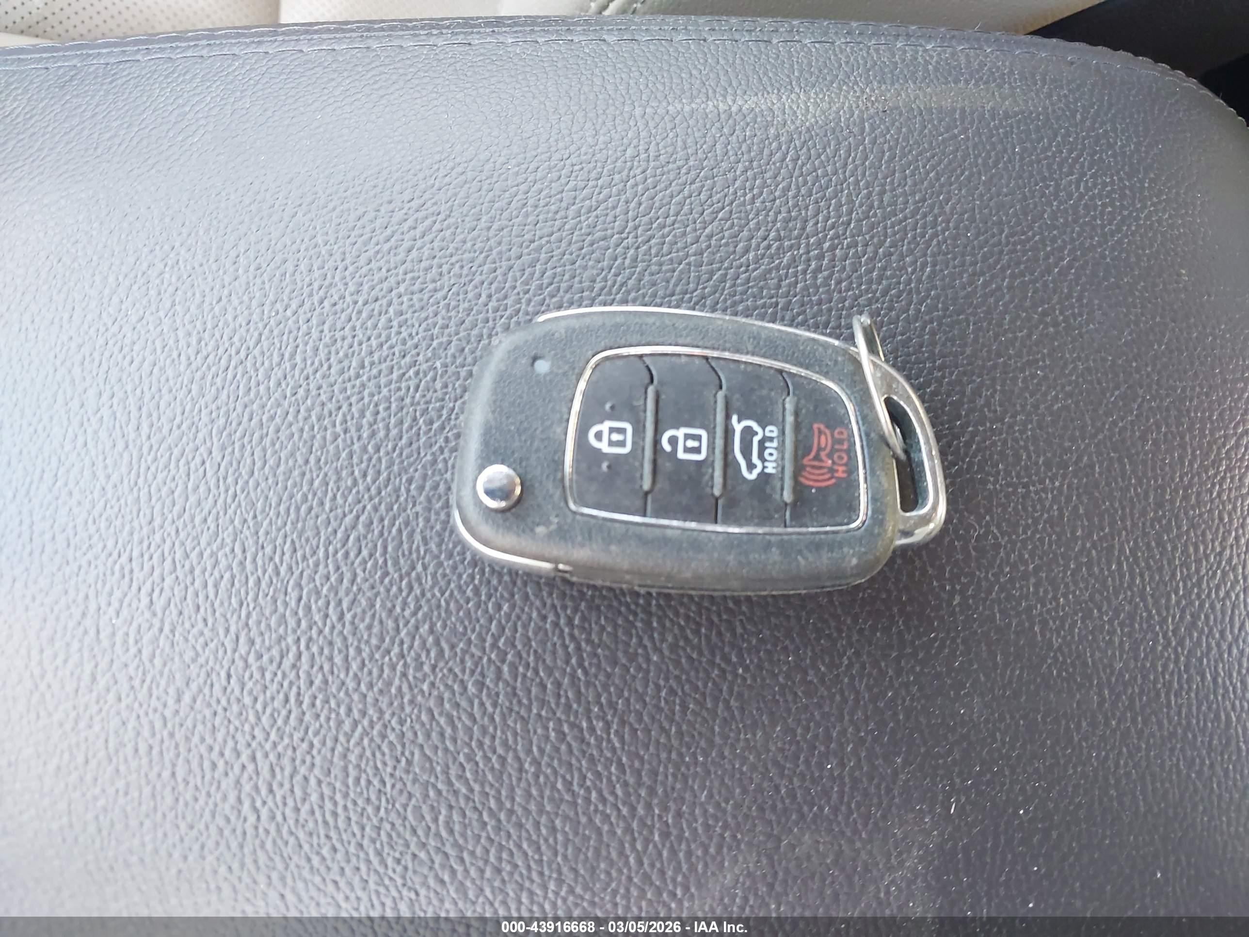 HYUNDAI SANTA image 11