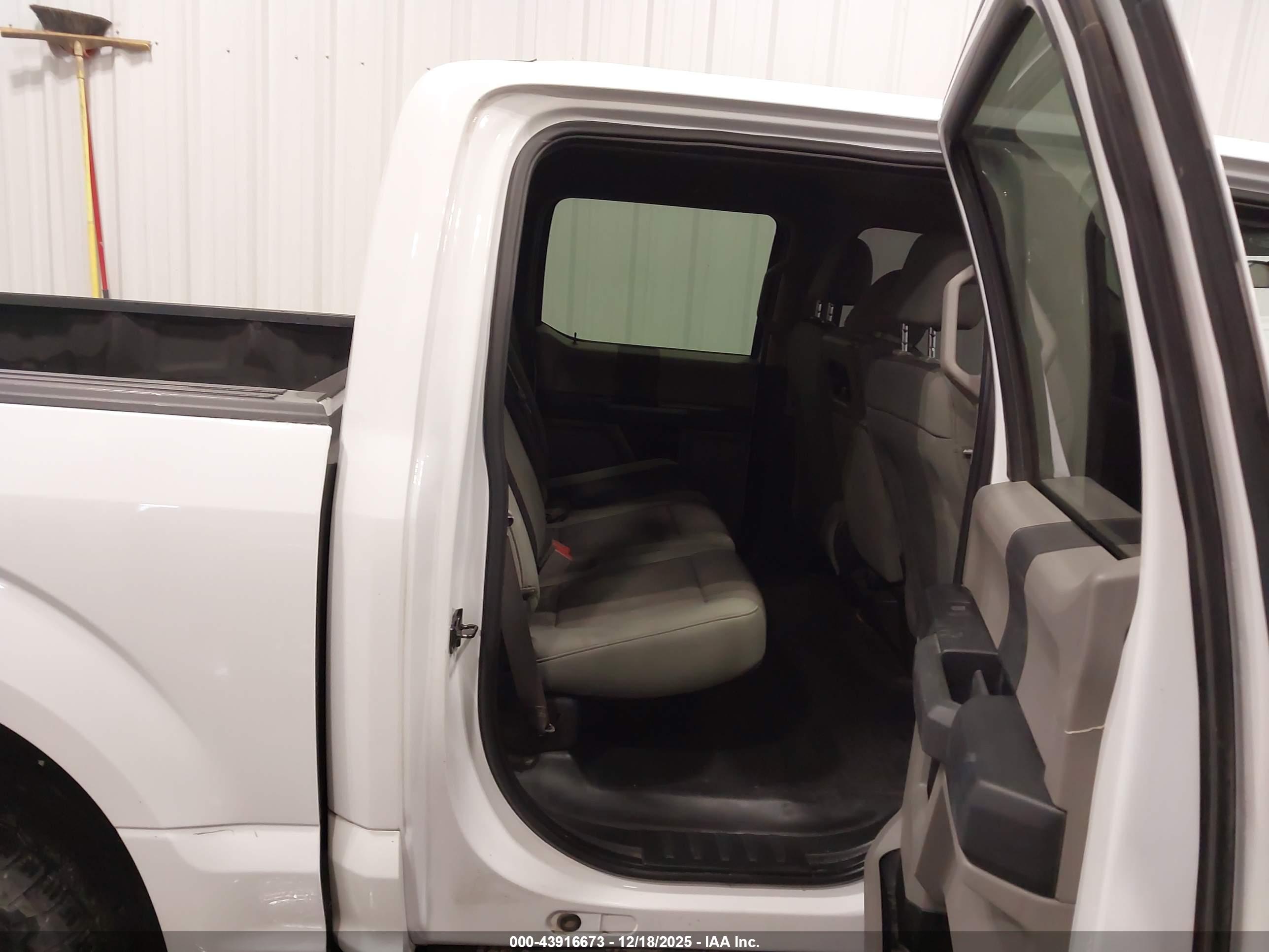 FORD F-150 image 8