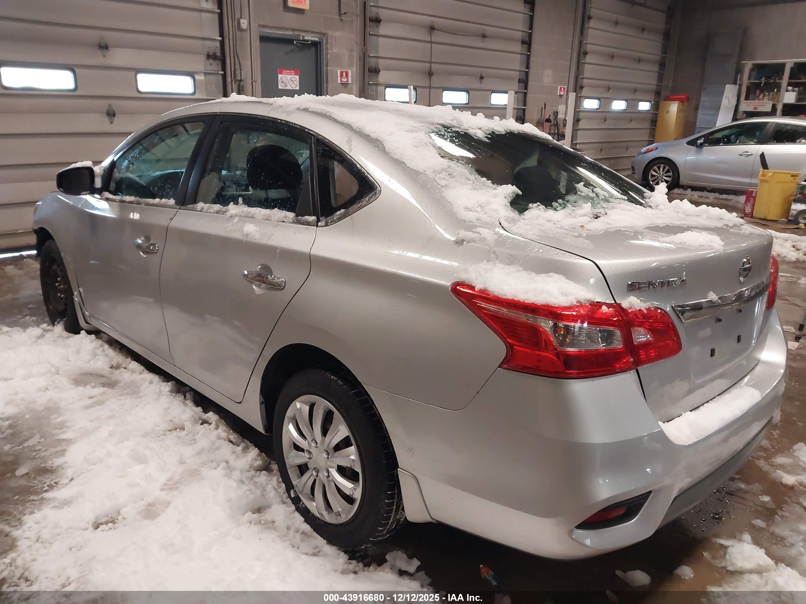 NISSAN SENTRA image 3