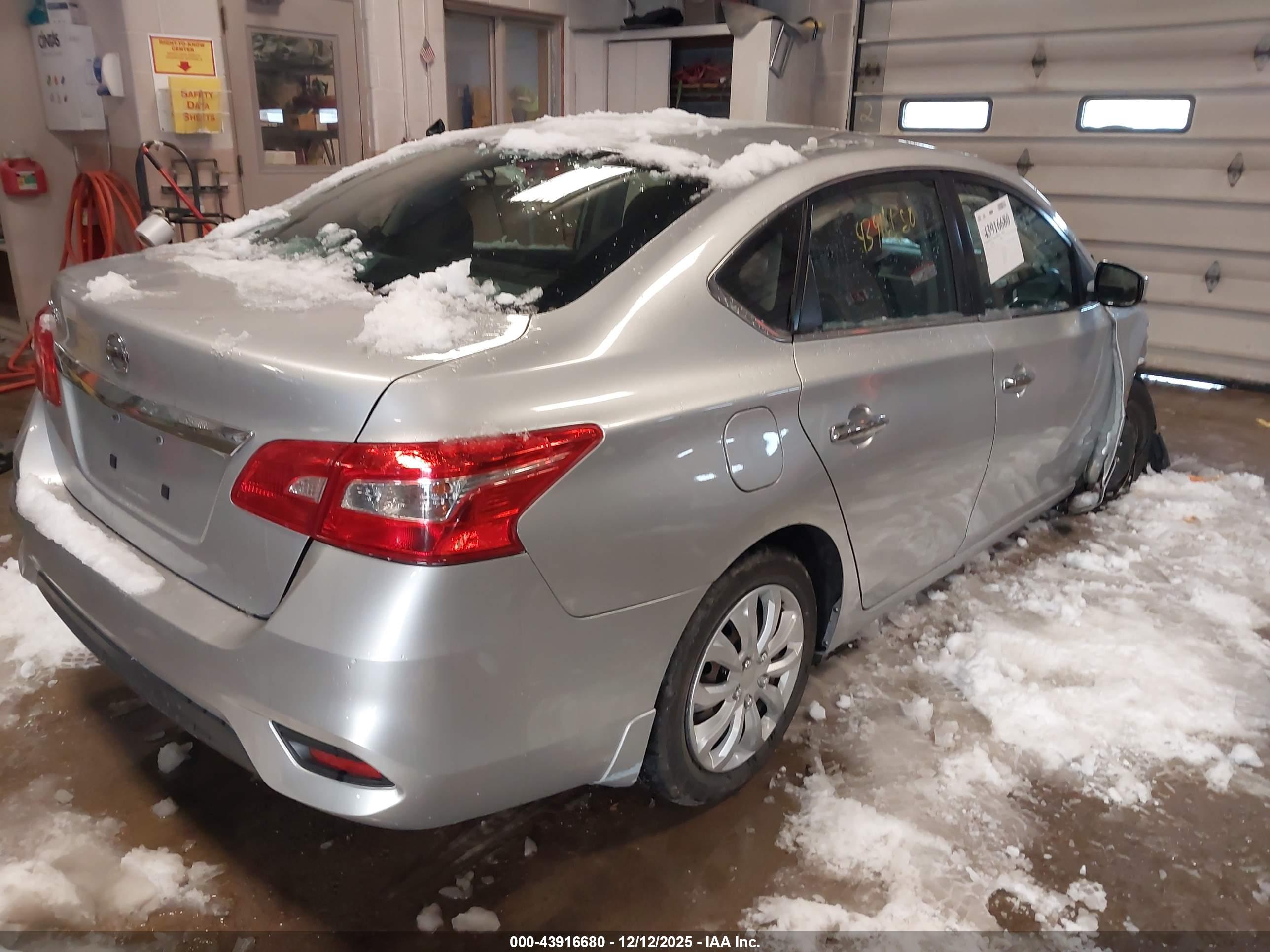 NISSAN SENTRA image 4