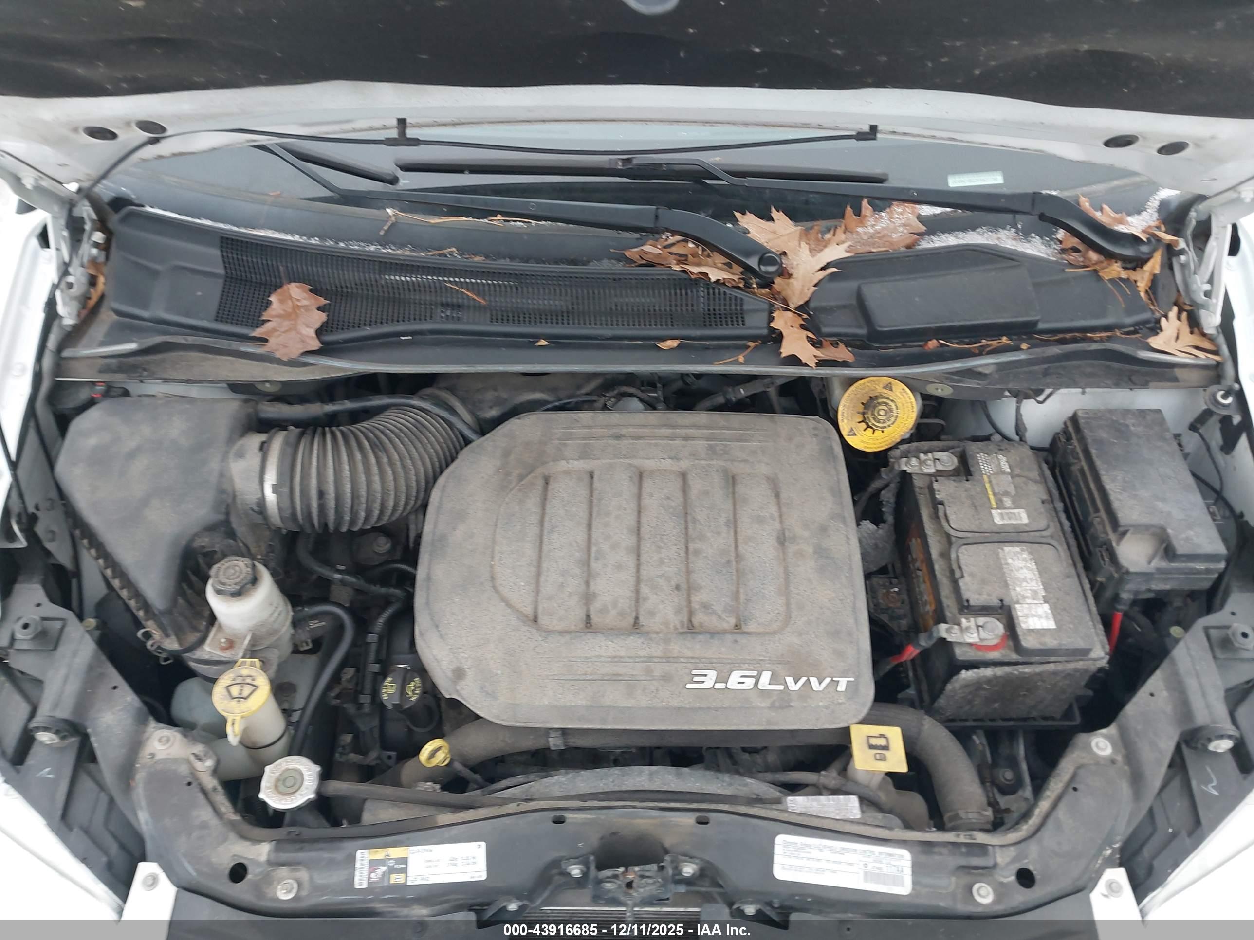 CHRYSLER TOWN image 10