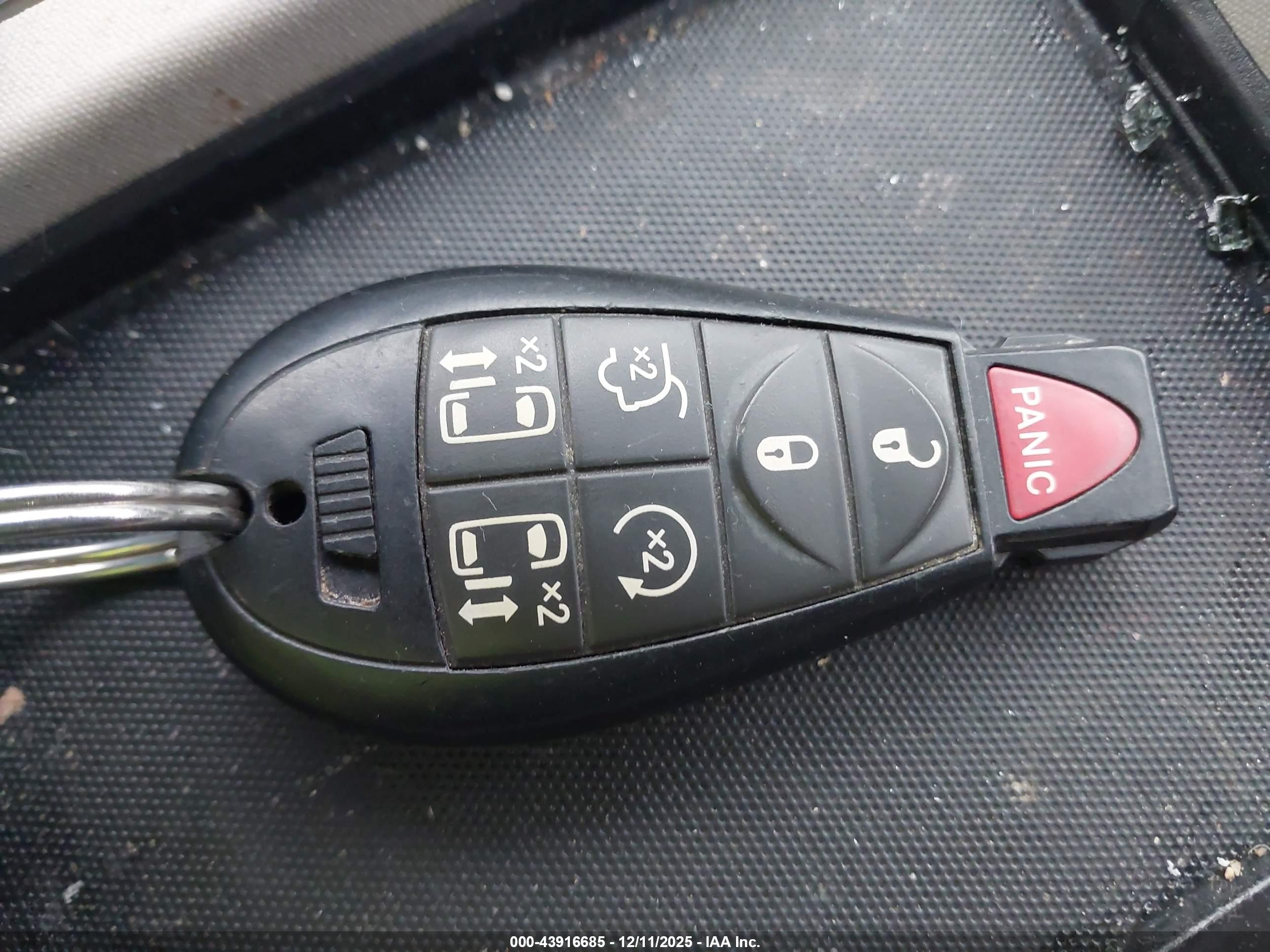 CHRYSLER TOWN image 11