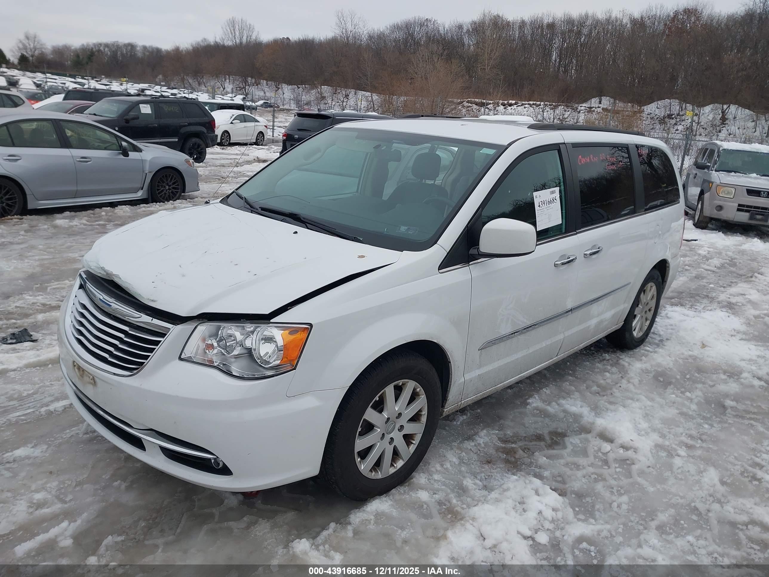 CHRYSLER TOWN image 2