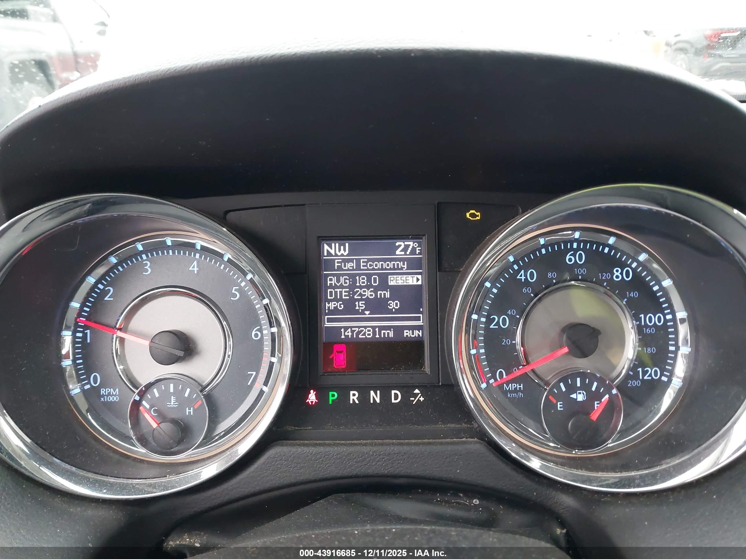 CHRYSLER TOWN image 7