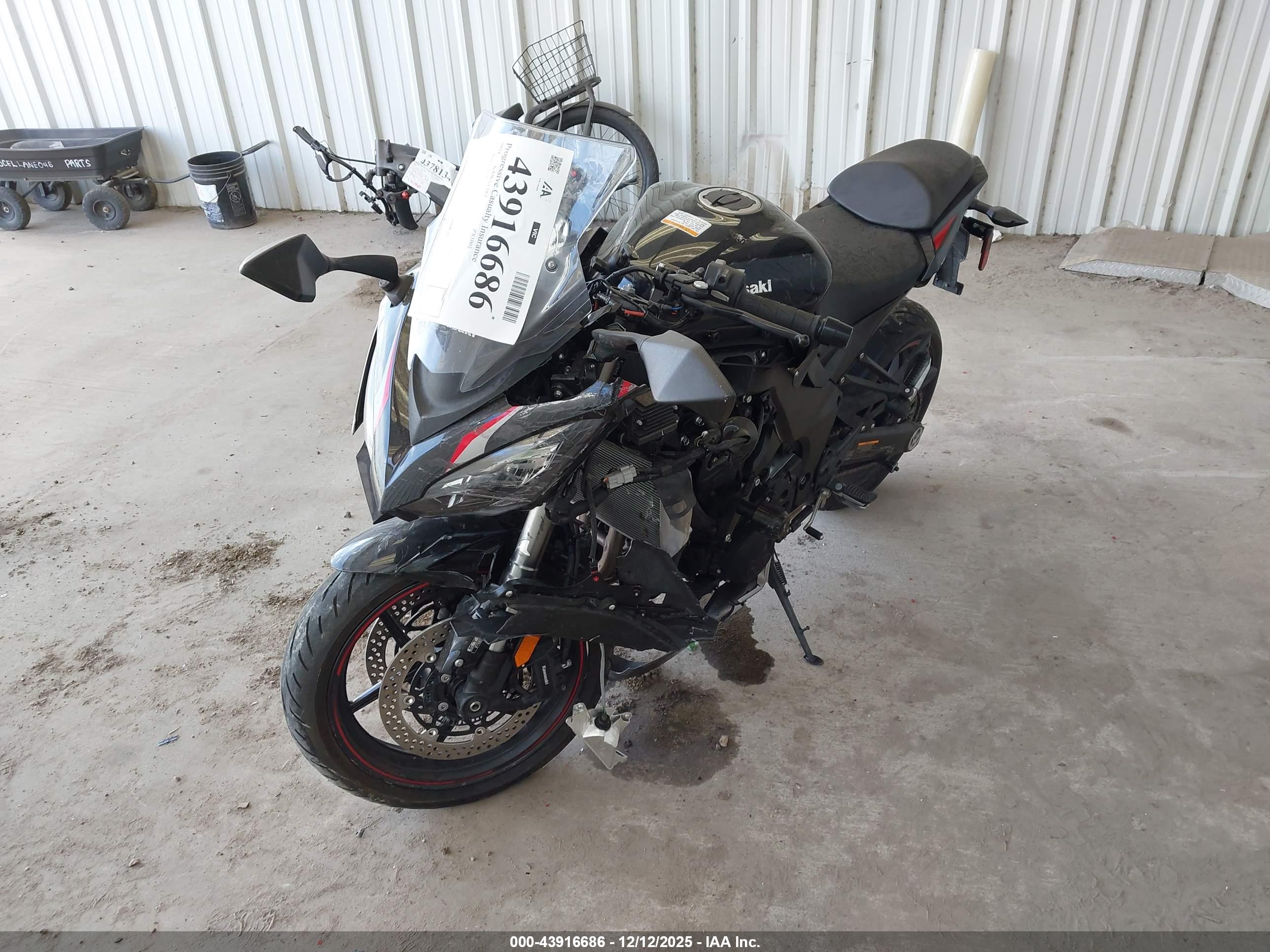 KAWASAKI ZX1002 image 2