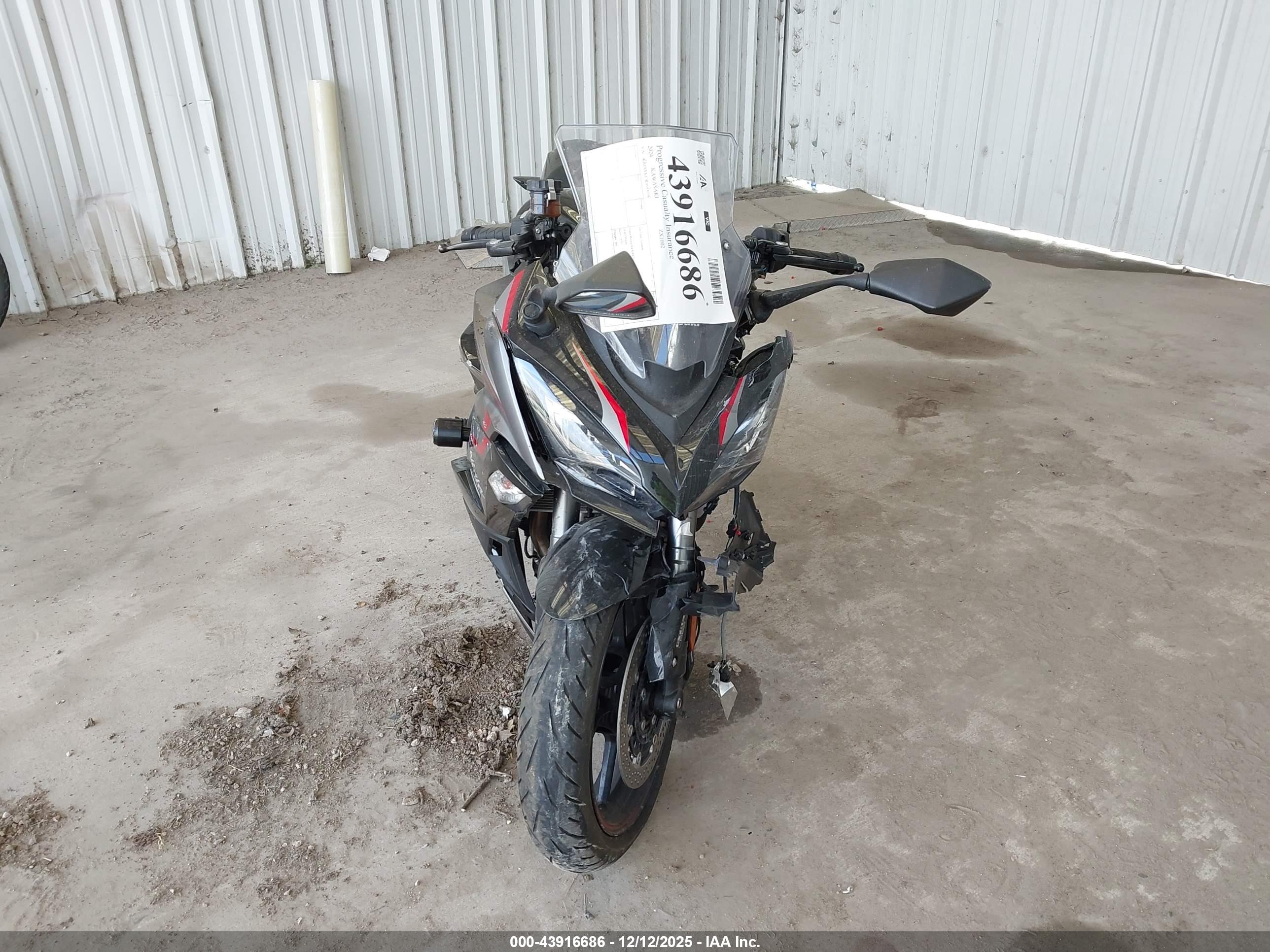 KAWASAKI ZX1002 image 5