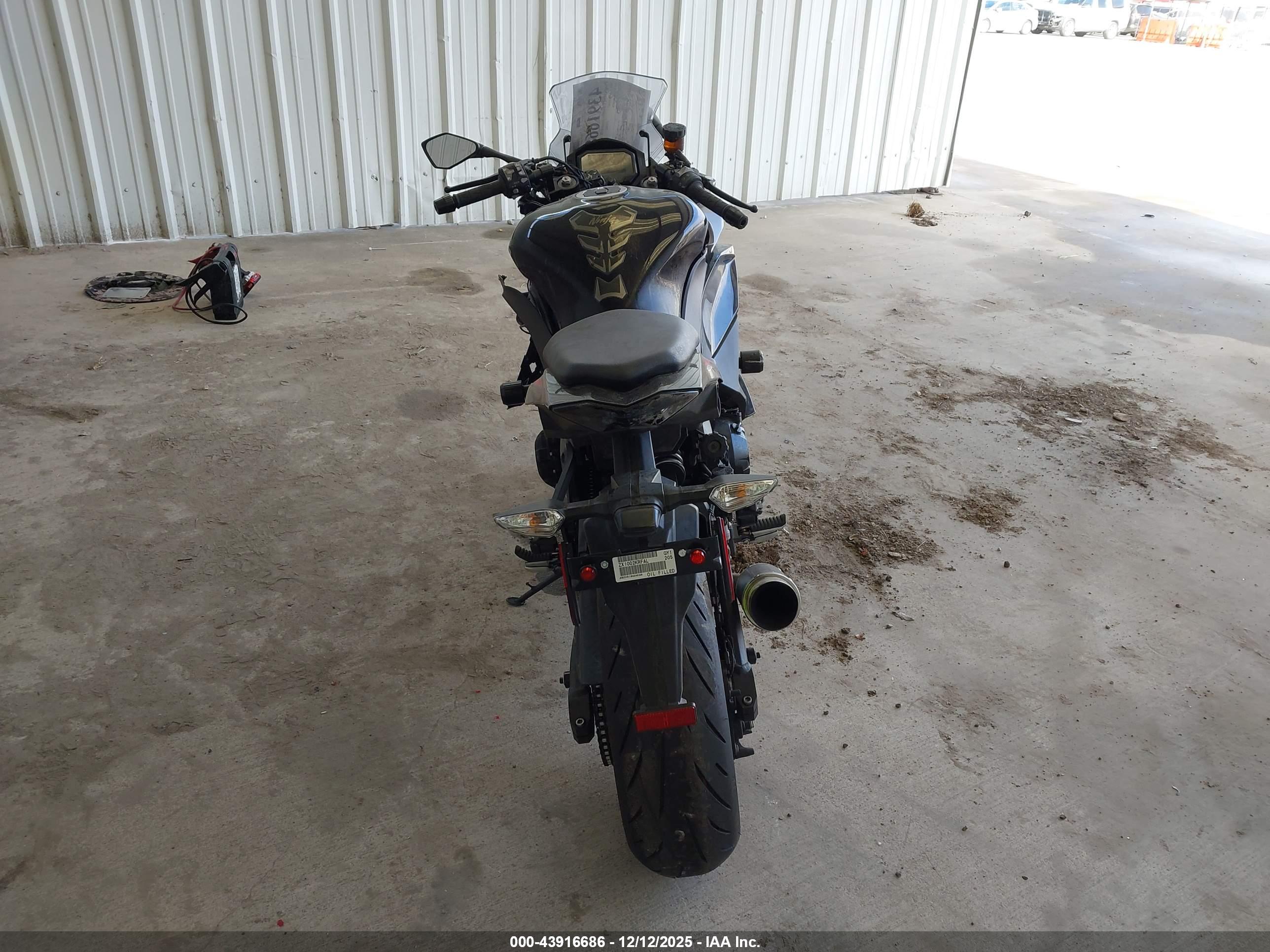 KAWASAKI ZX1002 image 6