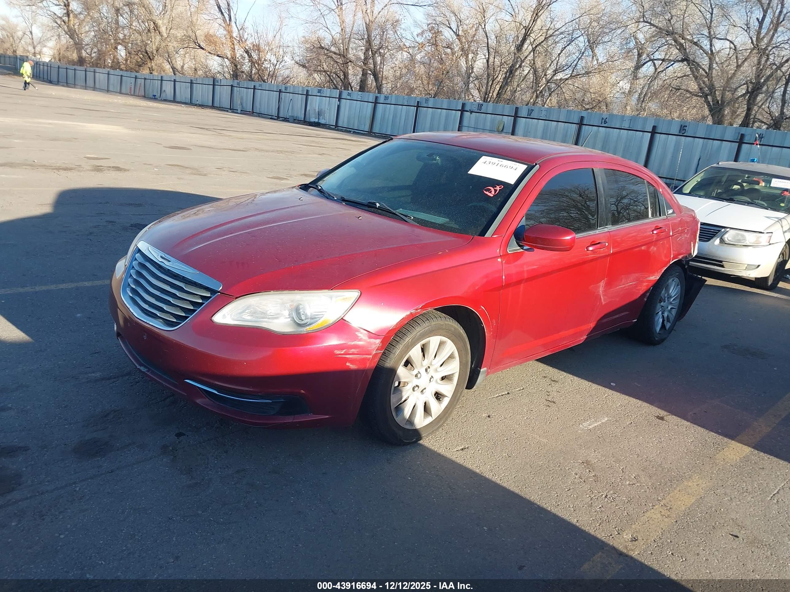 CHRYSLER 200 image 2
