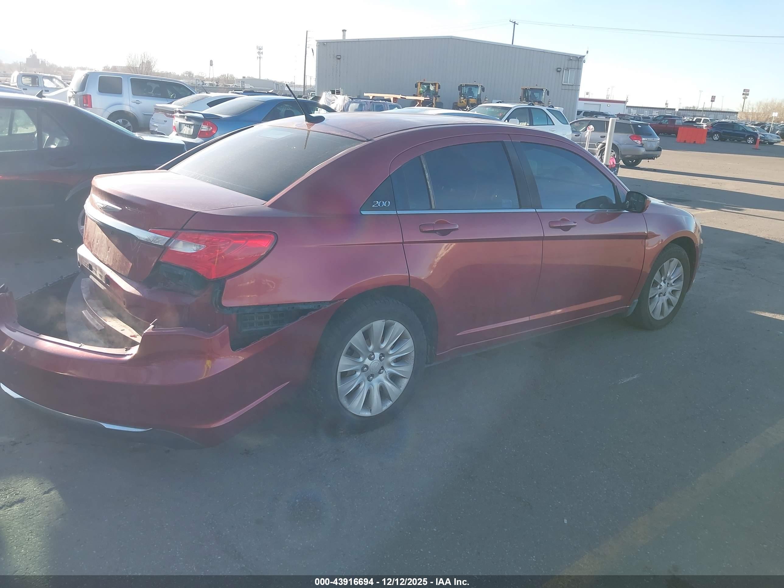 CHRYSLER 200 image 4