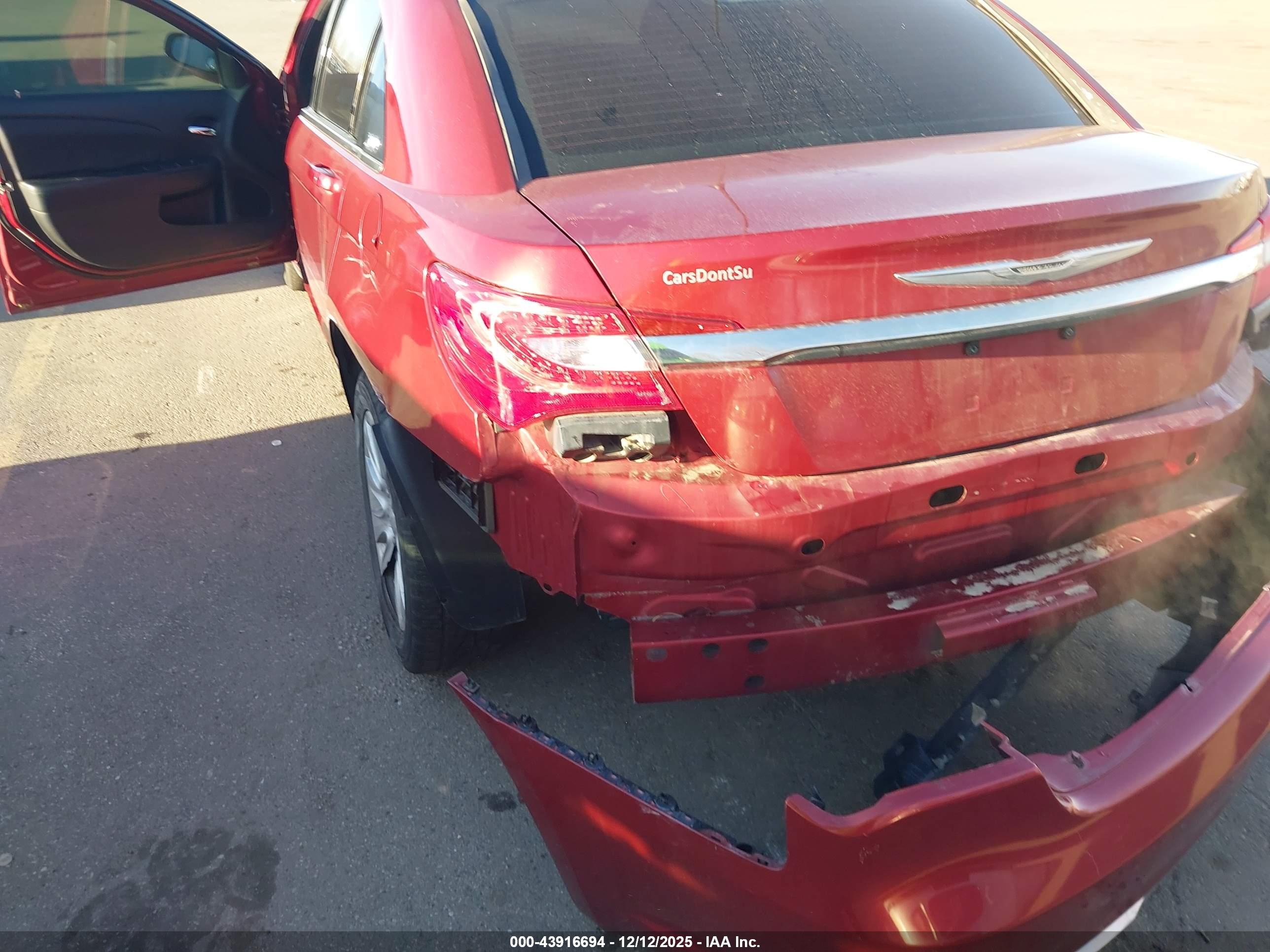 CHRYSLER 200 image 6