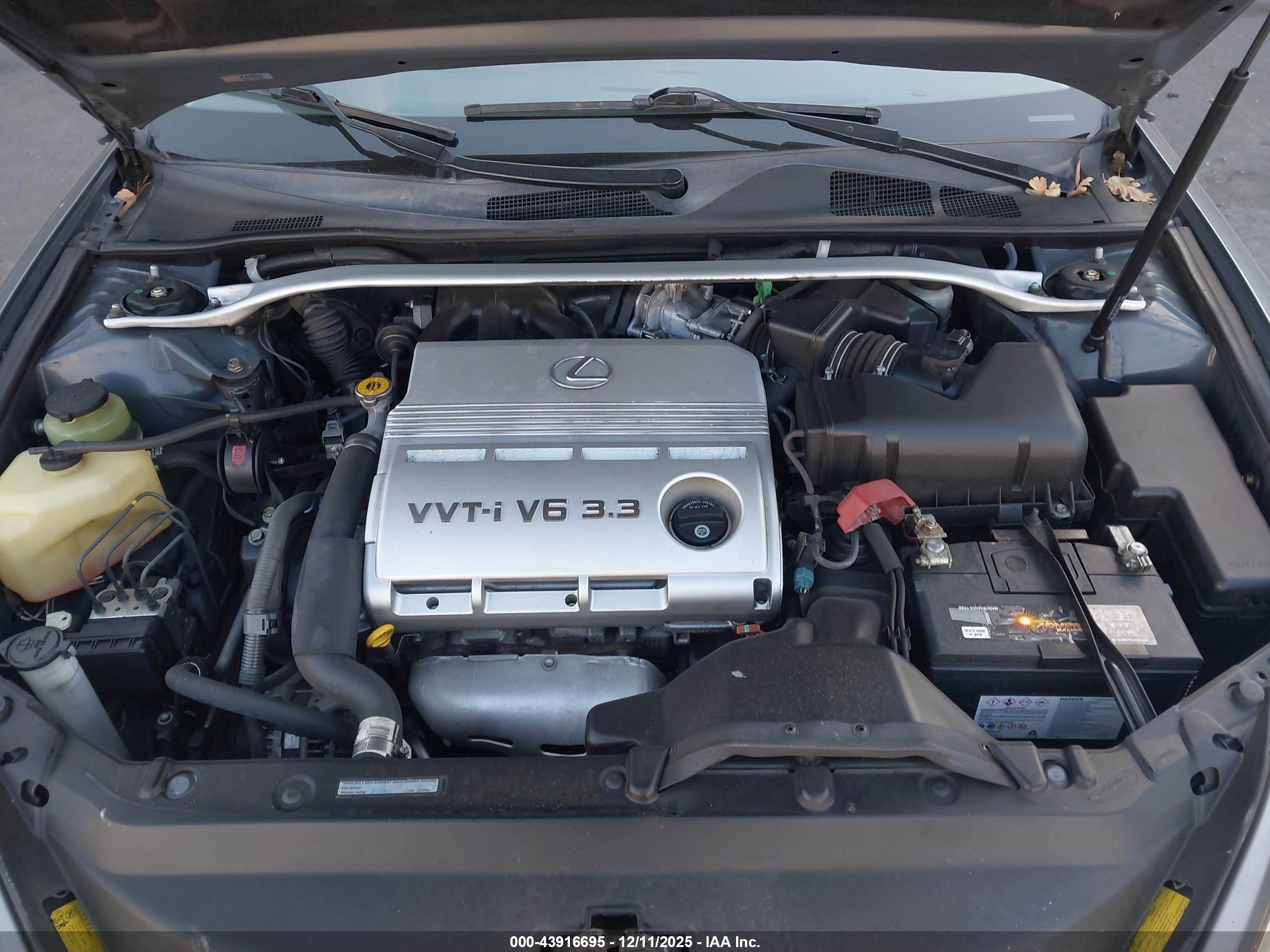 LEXUS ES image 10