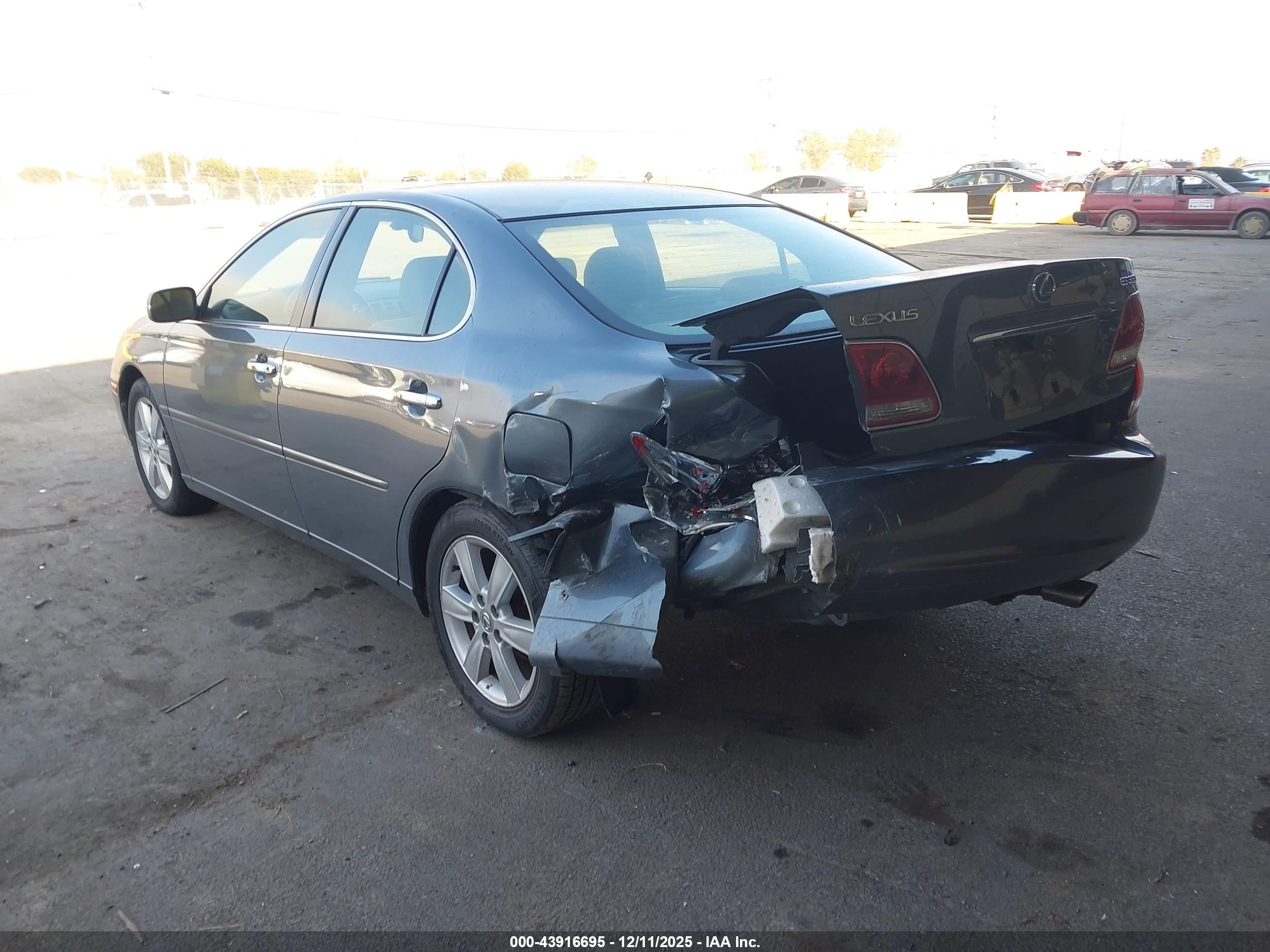 LEXUS ES image 3