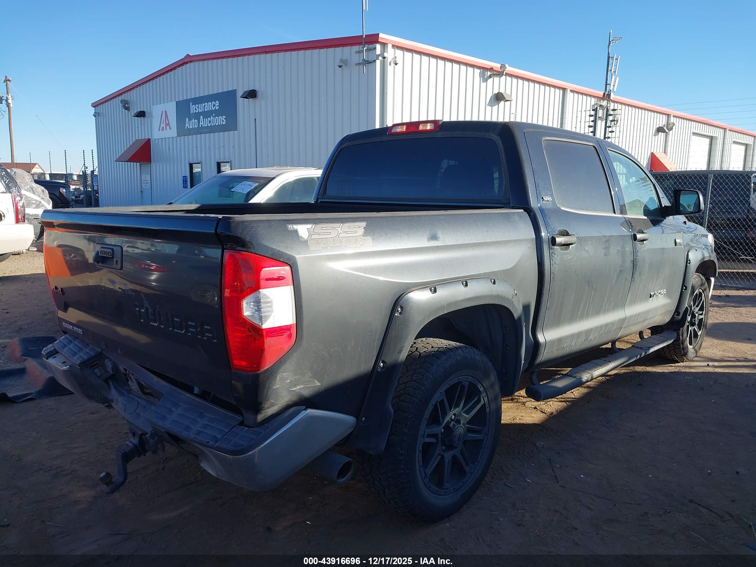 TOYOTA TUNDRA image 4