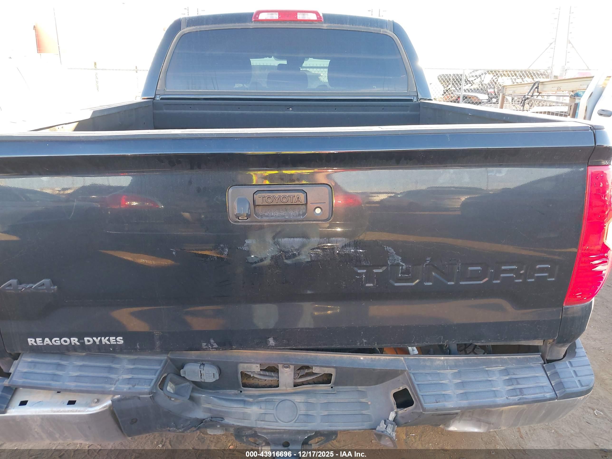 TOYOTA TUNDRA image 6