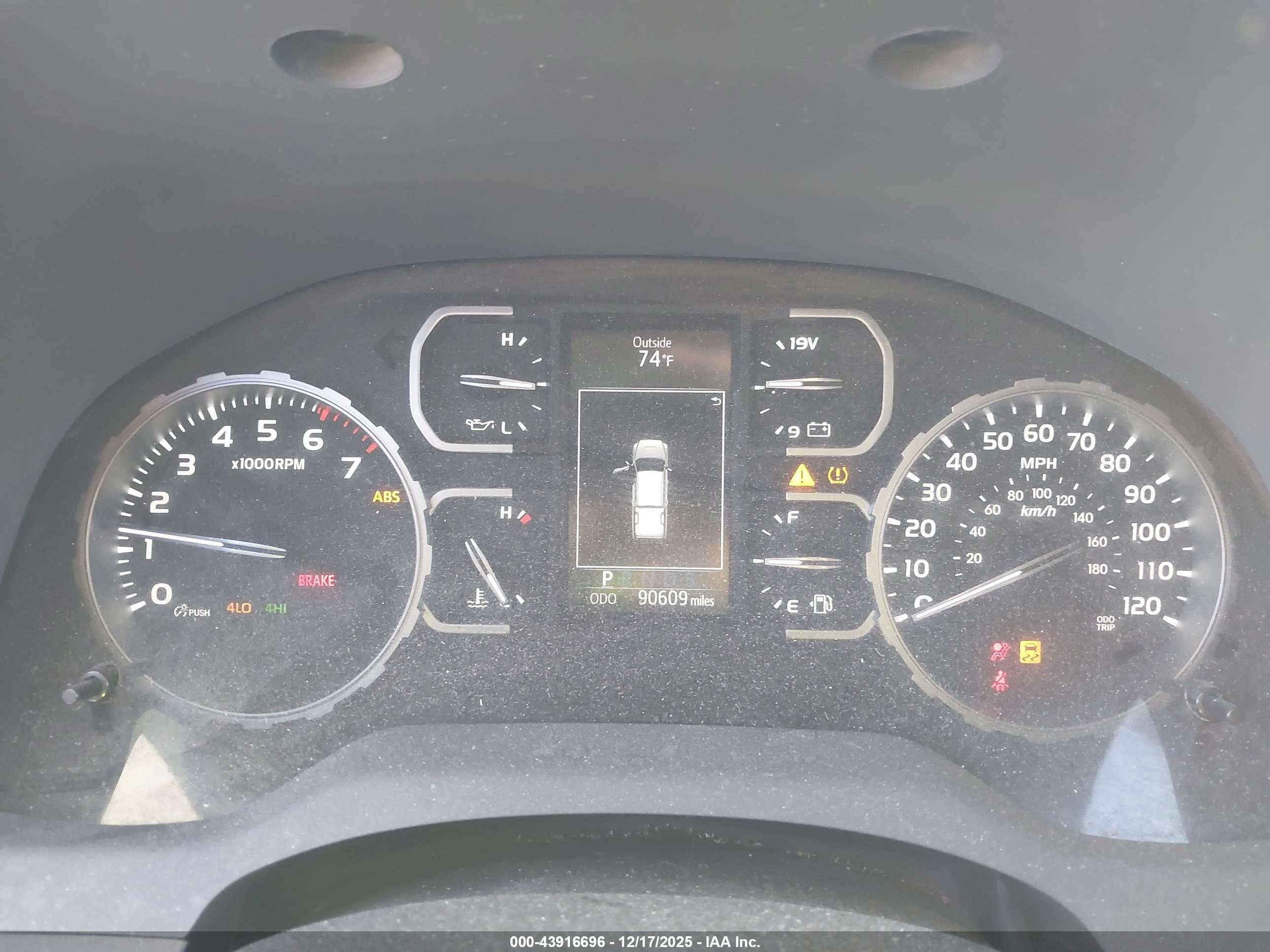TOYOTA TUNDRA image 7