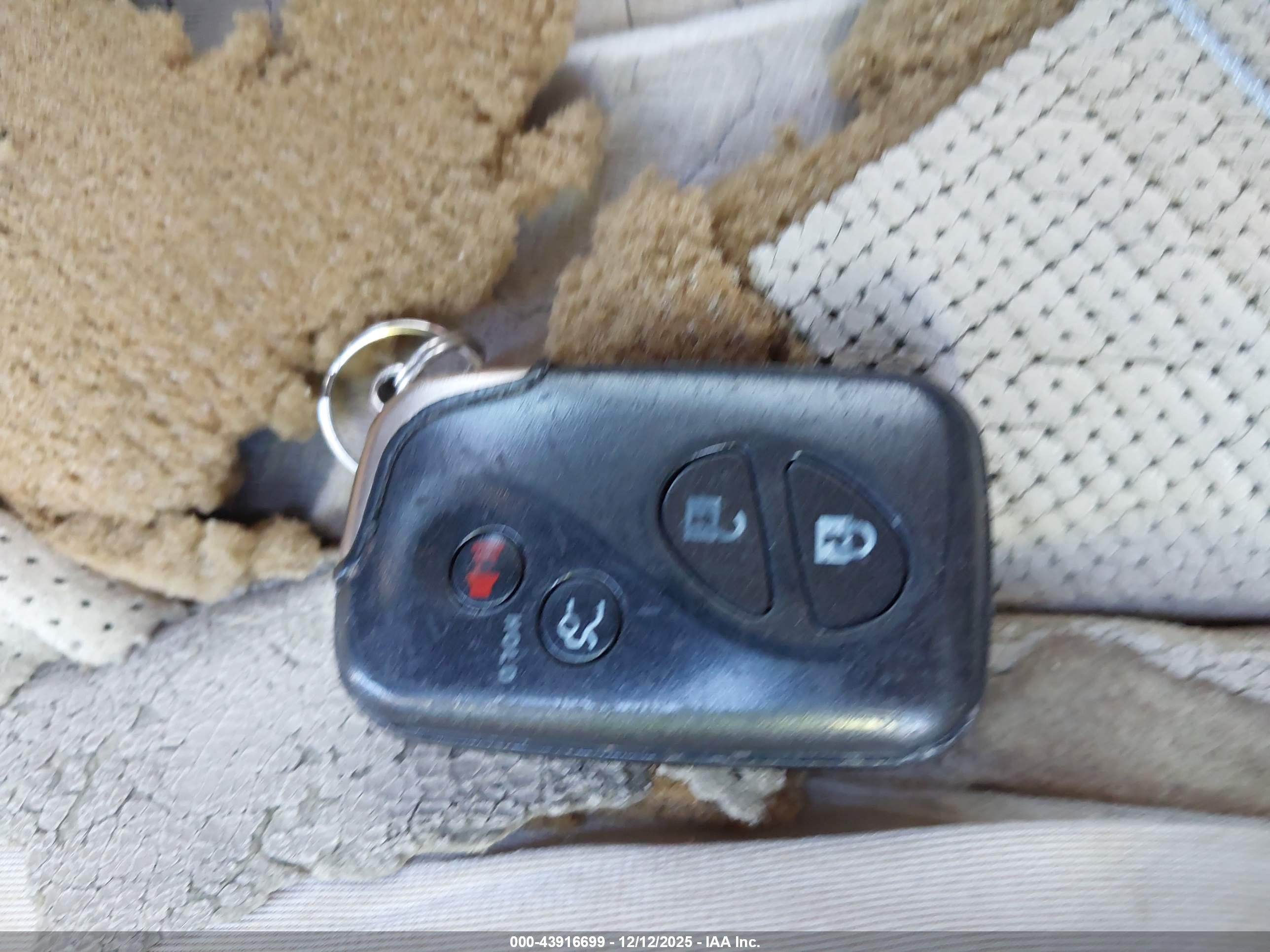 LEXUS IS image 11