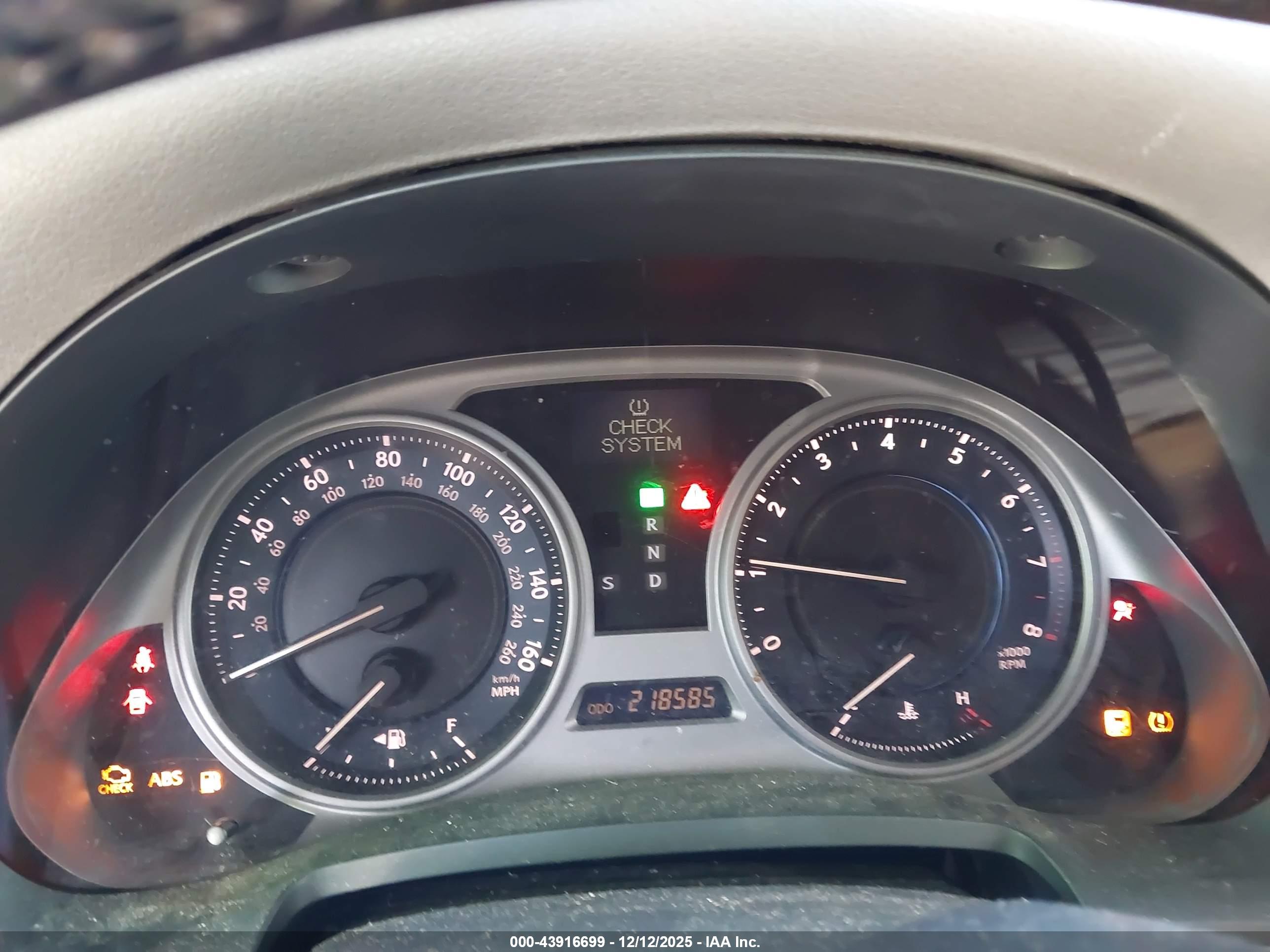 LEXUS IS image 7
