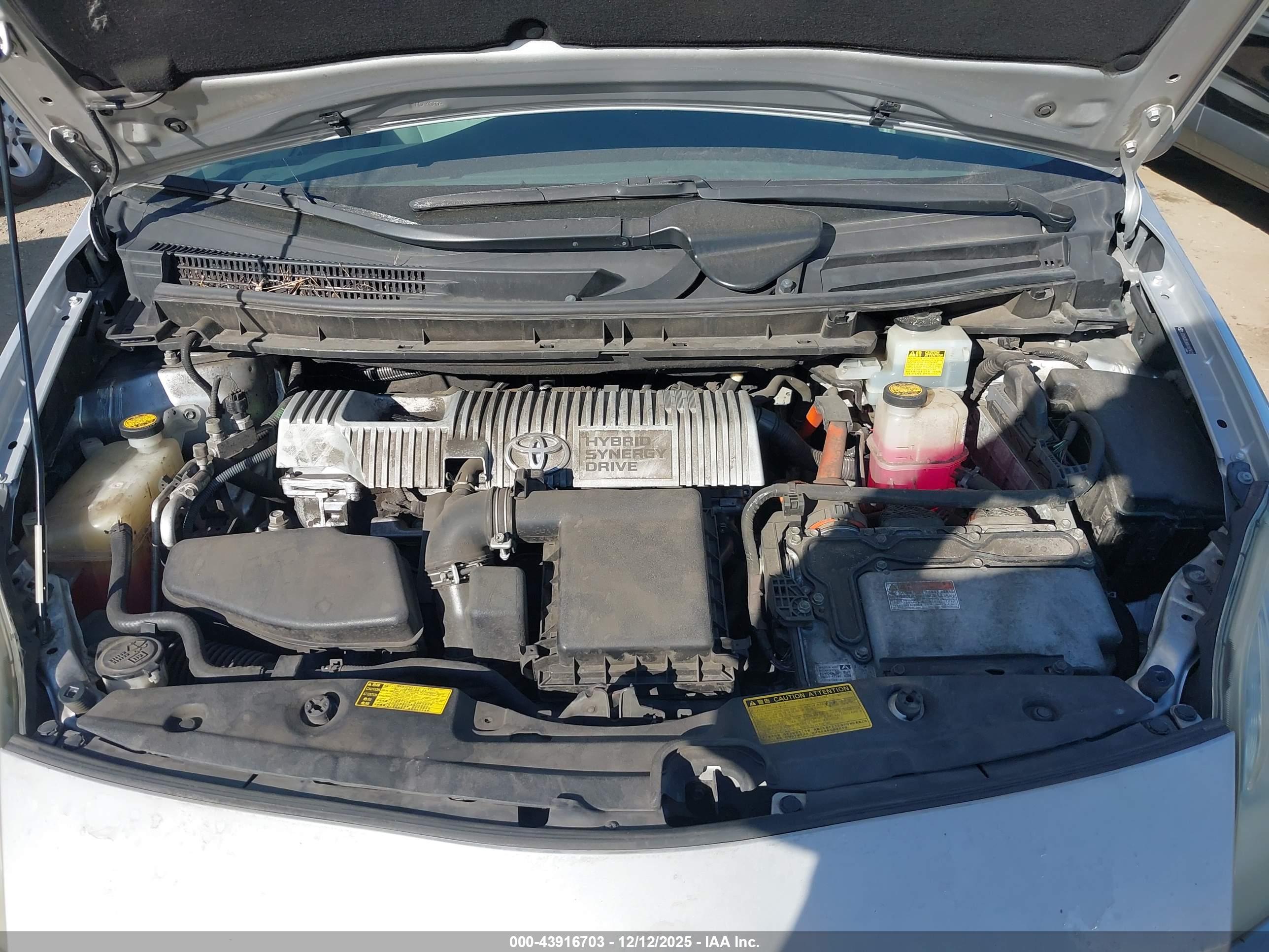 TOYOTA PRIUS image 10