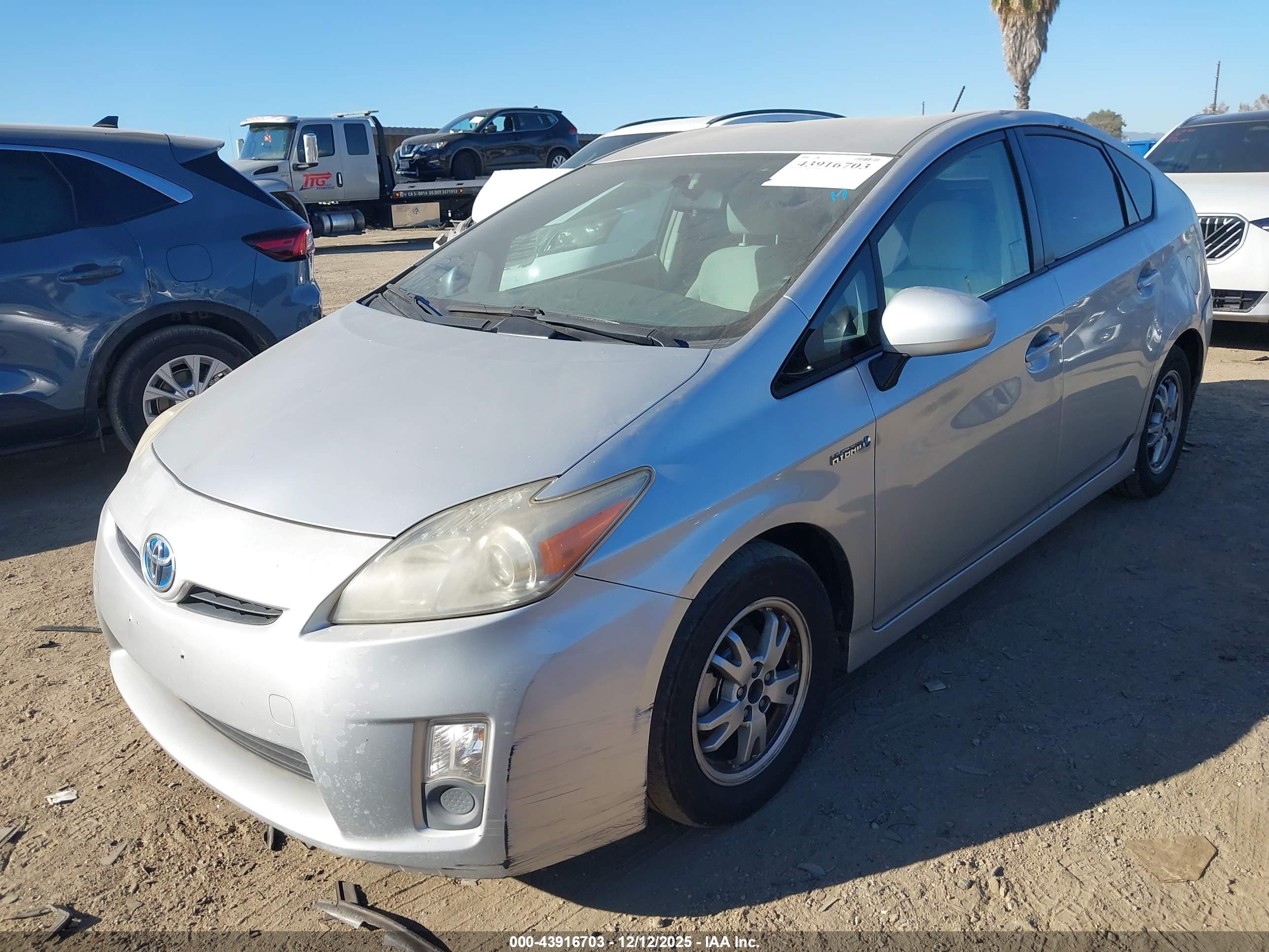 TOYOTA PRIUS image 2