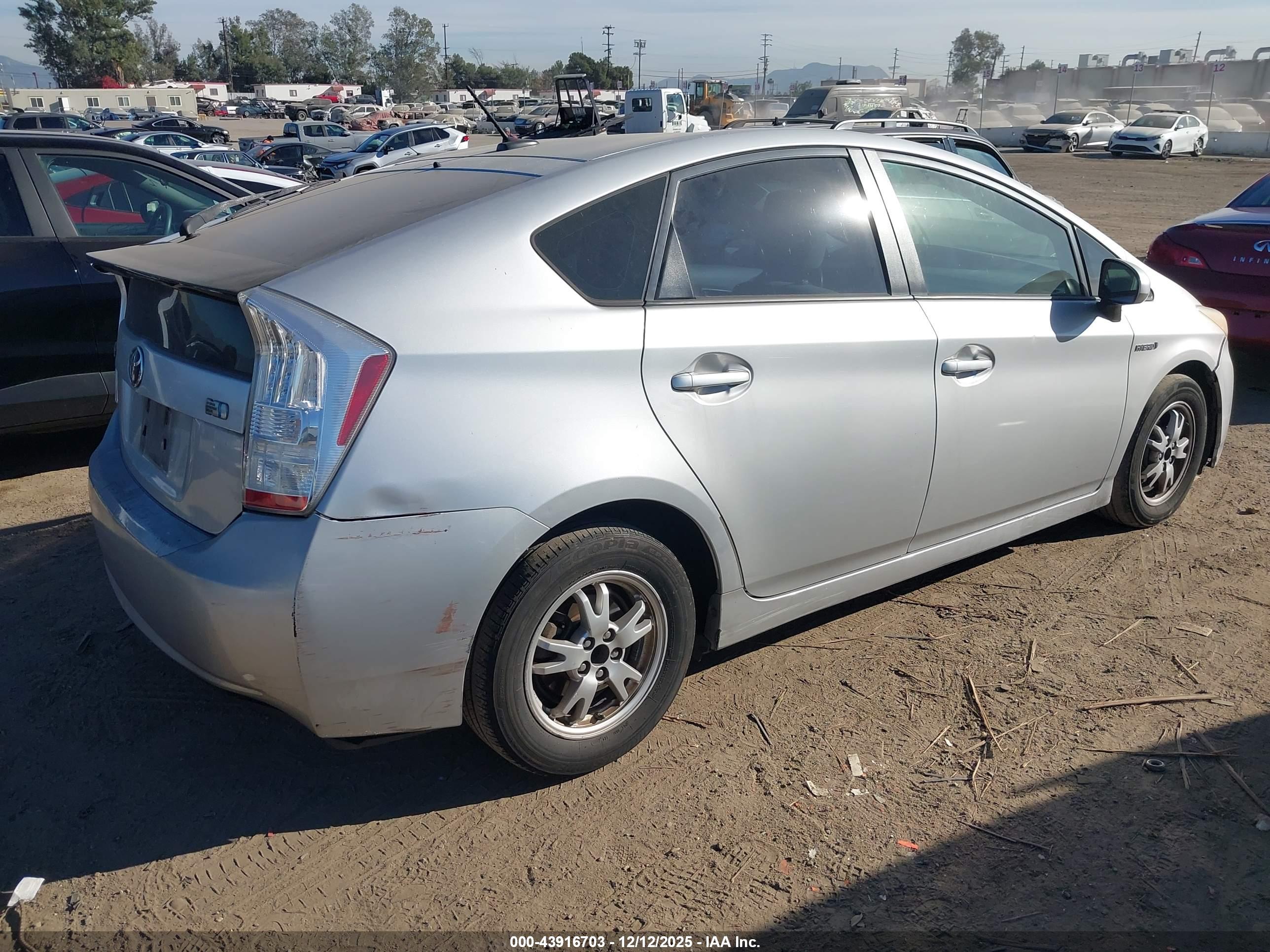 TOYOTA PRIUS image 4