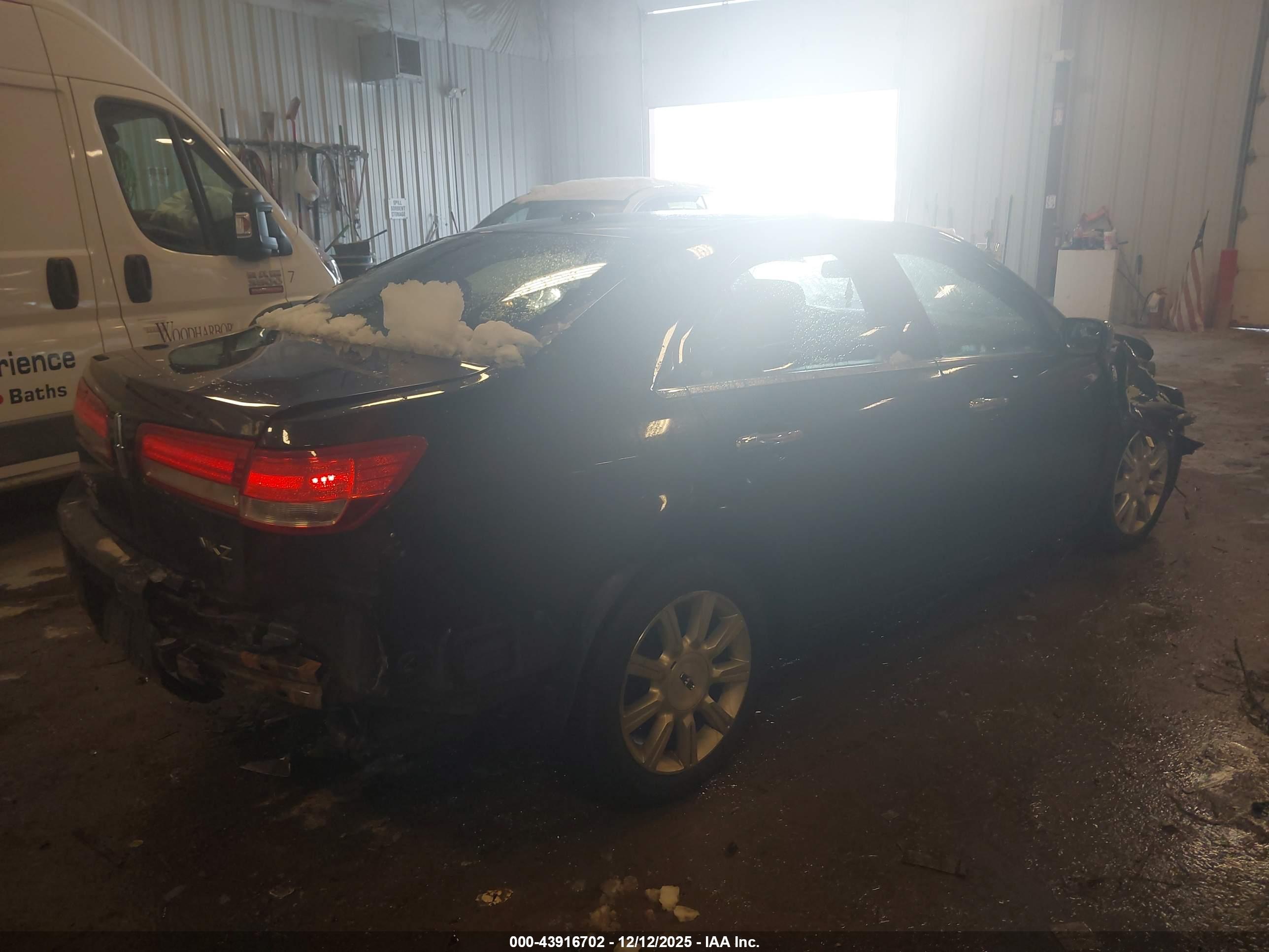 LINCOLN MKZ image 4